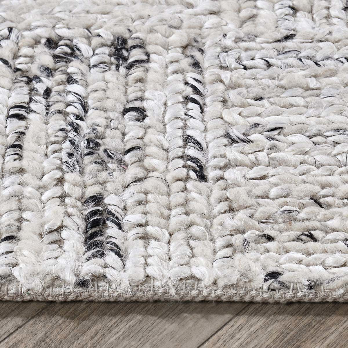 Sosa Ivory/Black Rug - Ornate Home