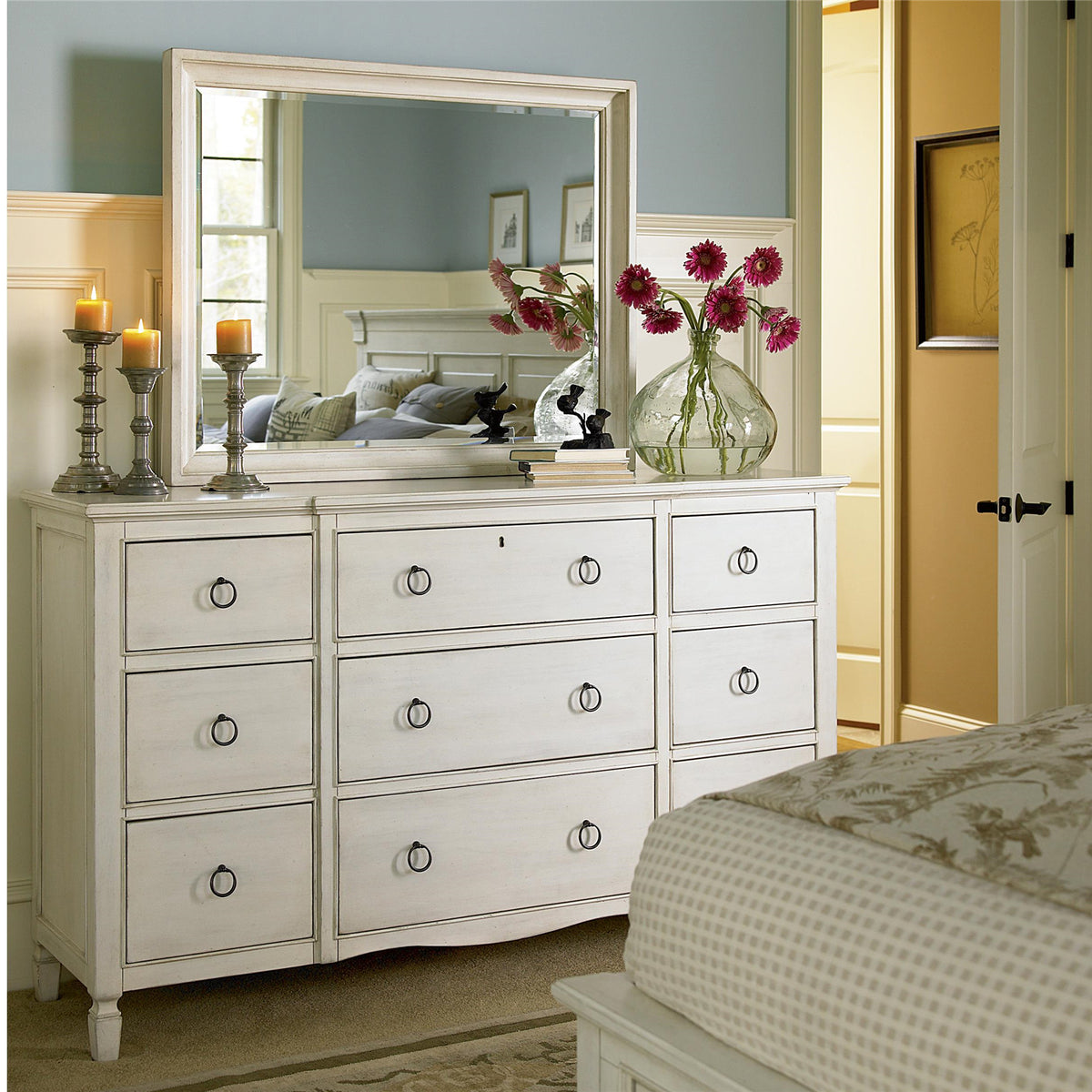 Universal Furniture Summer Hill Cotton Nine Drawer Dresser