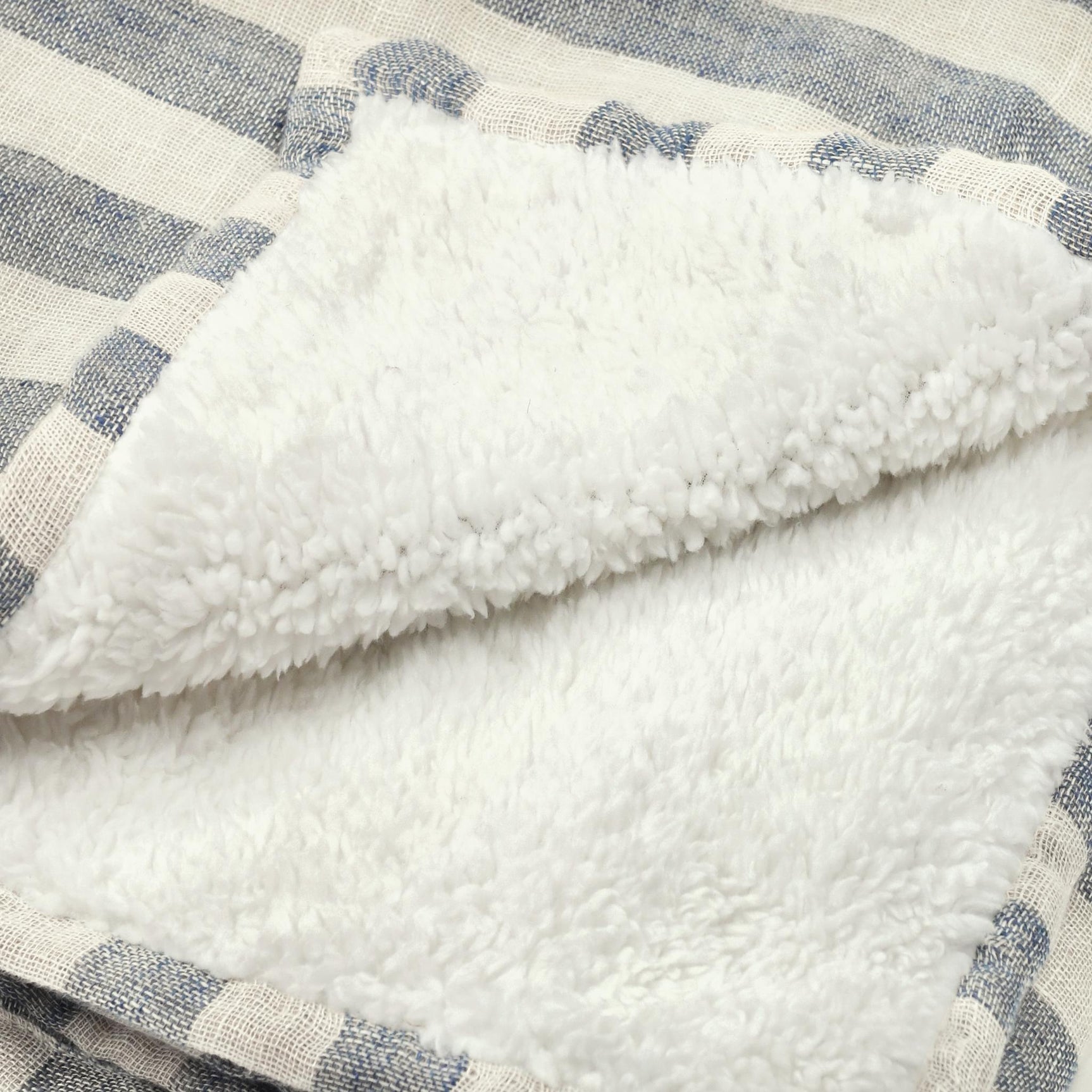 TC Cyprus Ivory/Blue 50x70 Throw - Ornate Home
