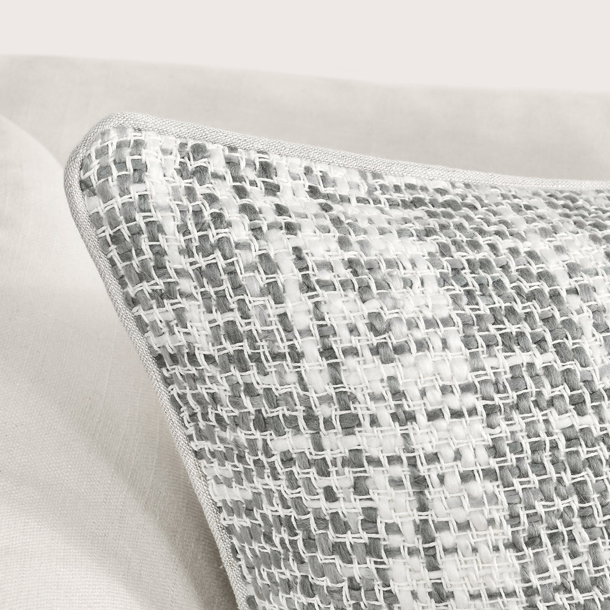TW Brax Gray/Ivory 22x22 Throw Pillow (Set of 2) - Ornate Home