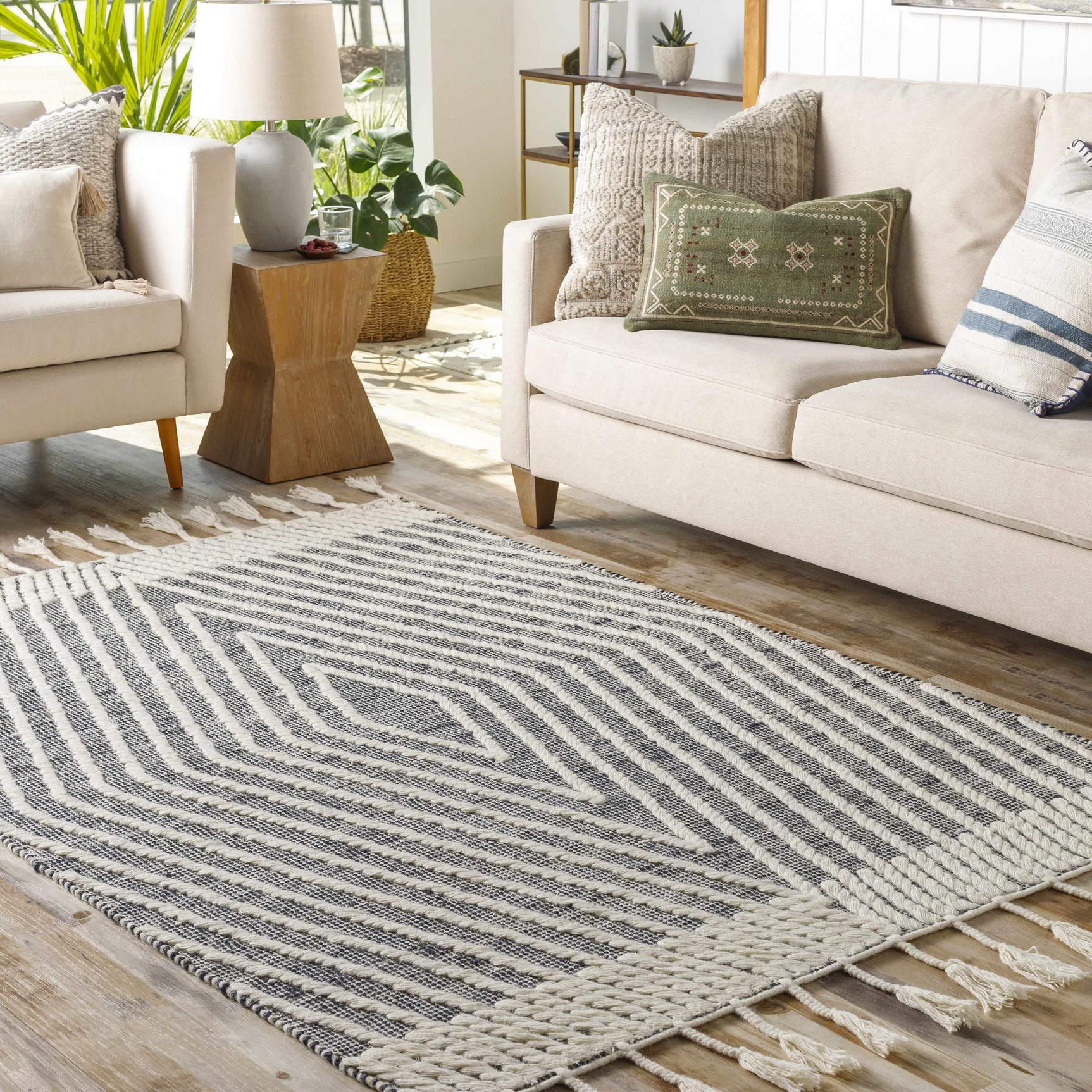 Tamayong Tasseled Jute&Wool Rug - Clearance - Ornate Home