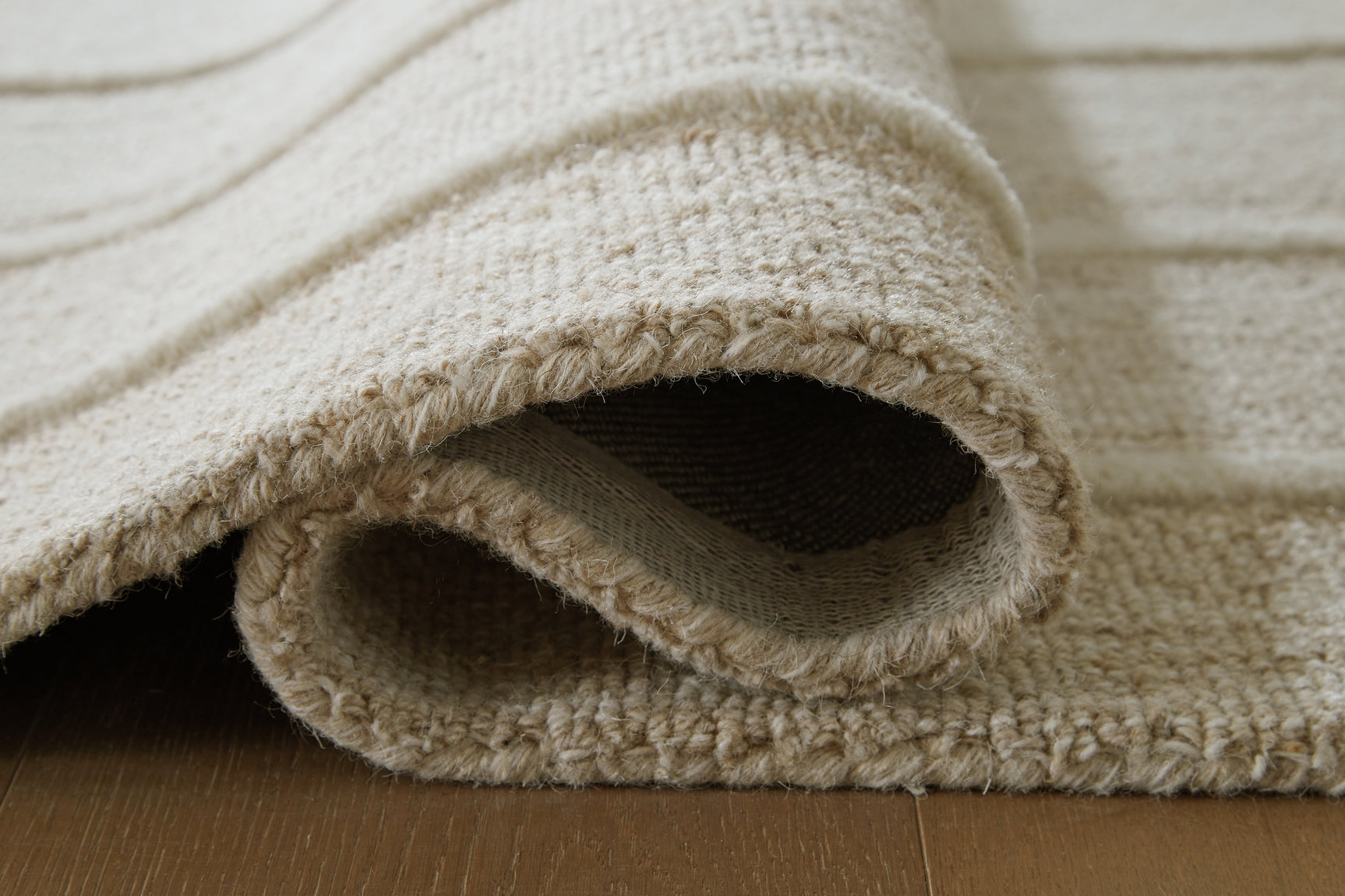Teelgan Ivory/Tan Extra Large Rug - Ornate Home