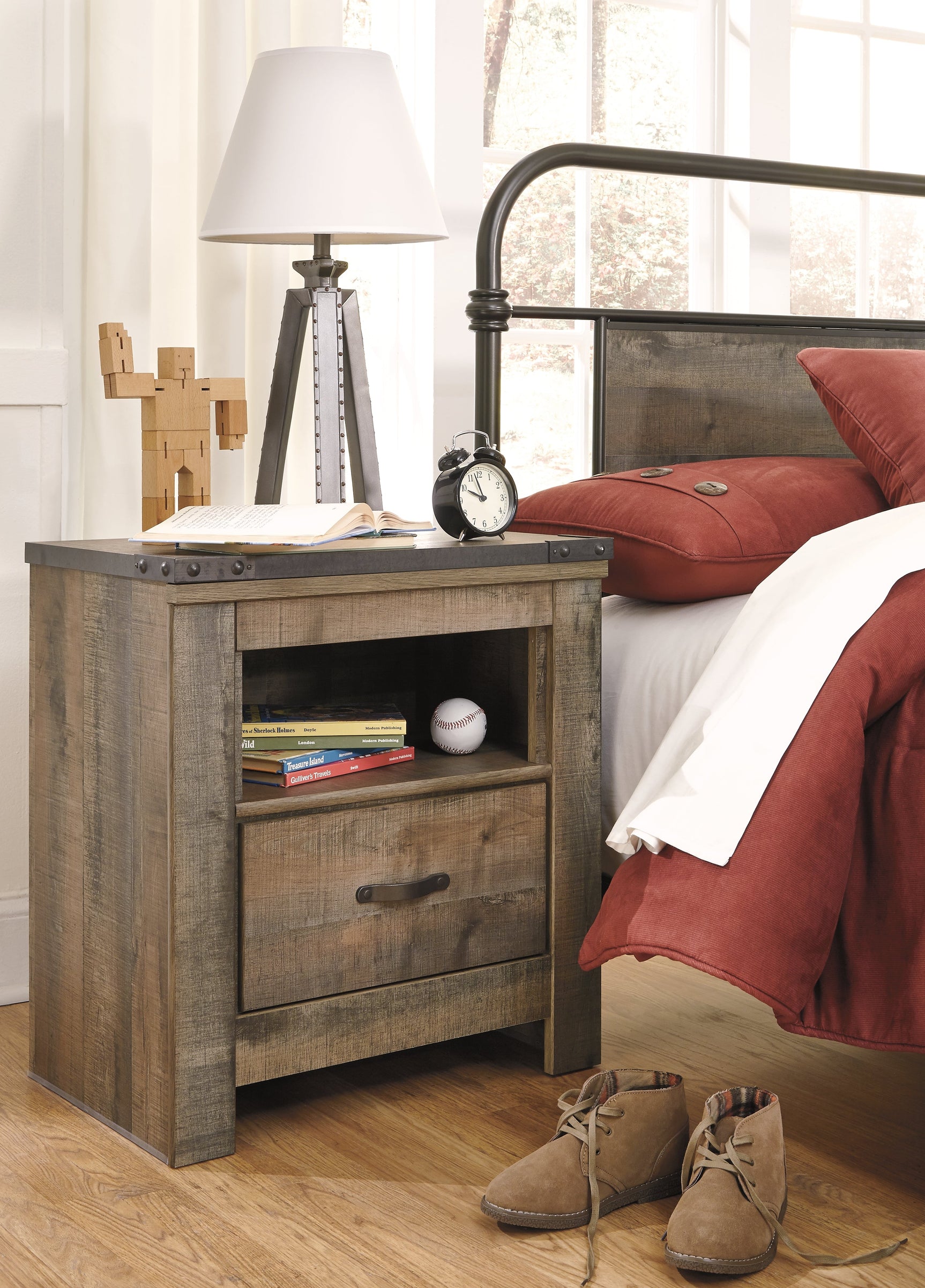 Trinell Brown King/California King Panel Headboard, Dresser, Mirror and Nightstand (Online Special Price) - Ornate Home