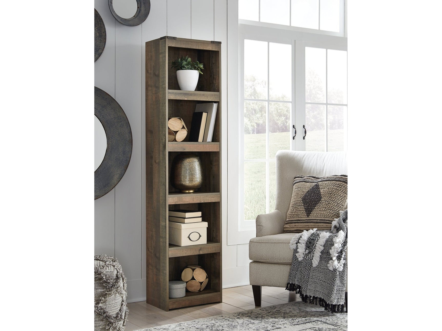 Trinell Brown Pier - Ornate Home