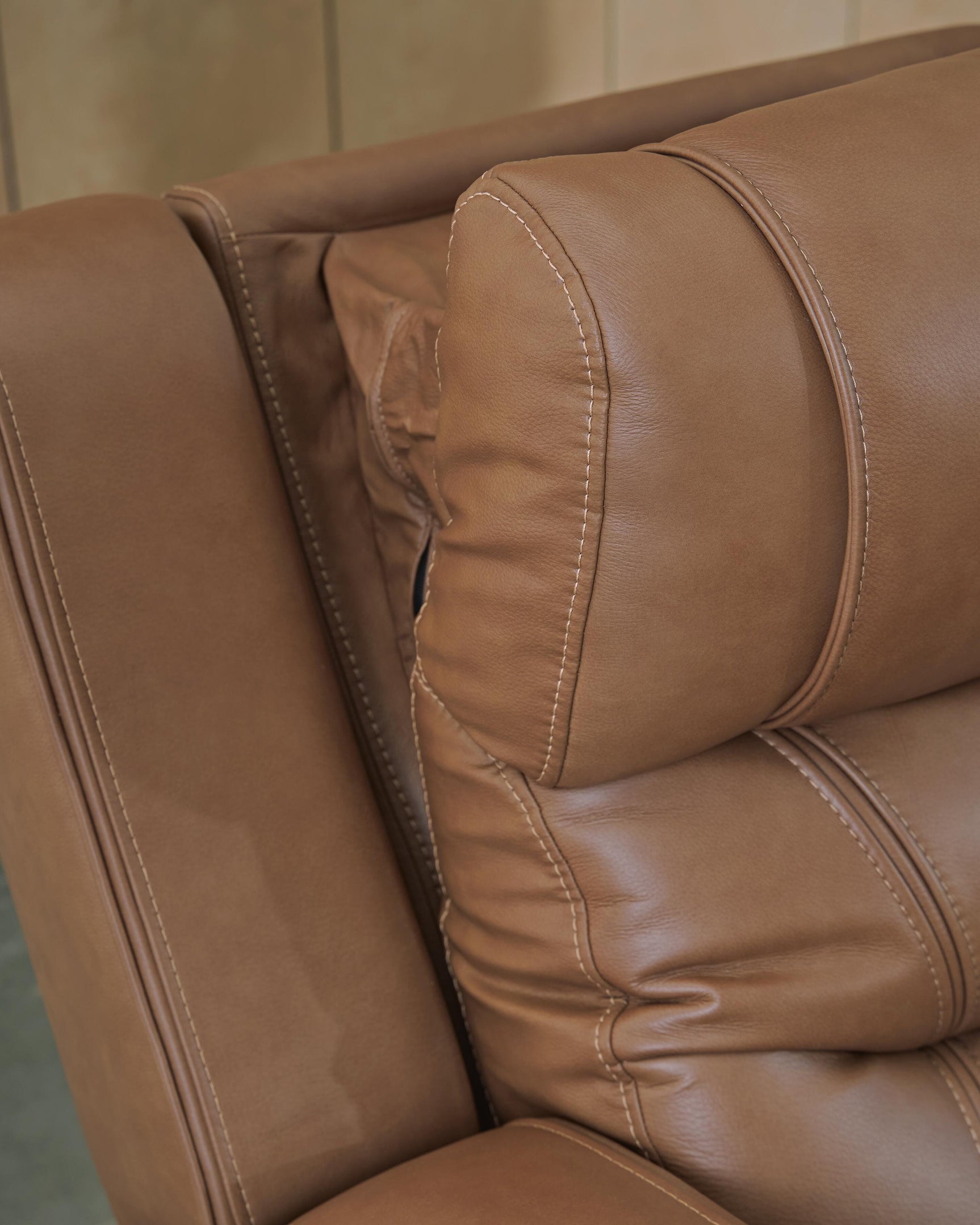 Dreamer Caramel Power Reclining Loveseat with Audio Seating (Online Special Price)