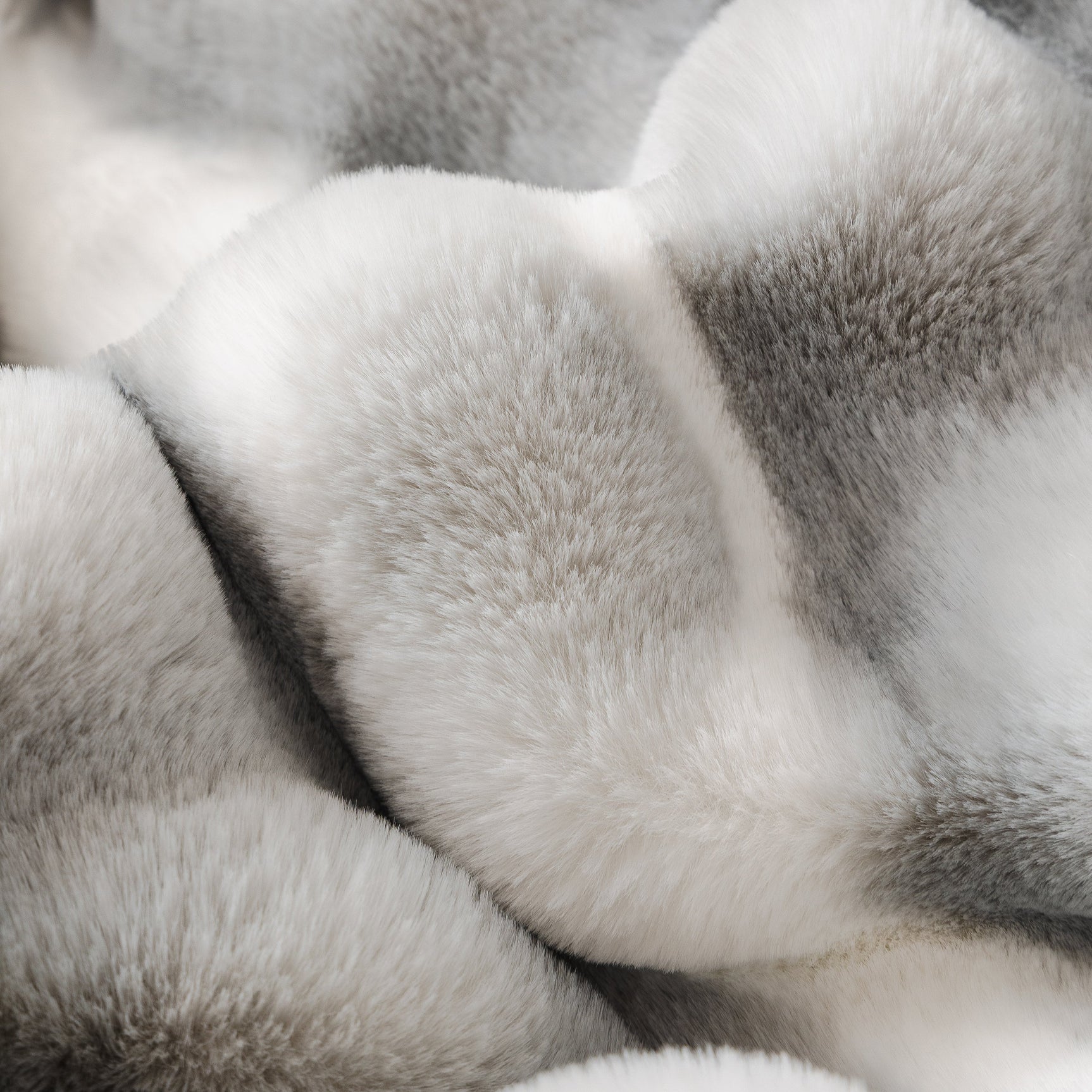 Ultra Soft Faux Fur Couch Cover – Large, Fluffy, and Elegant Sofa Throw Blanket - Ornate Home