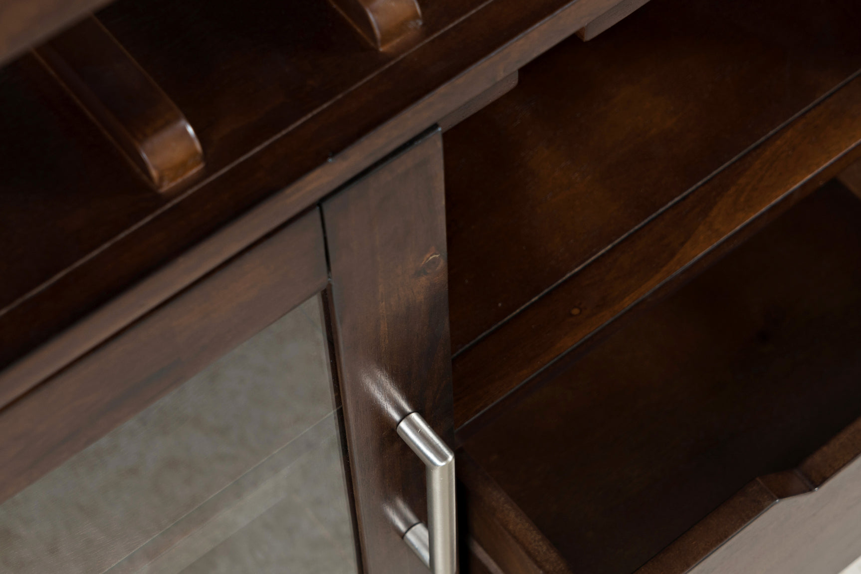 Urban Icon Merlot Server - Ornate Home