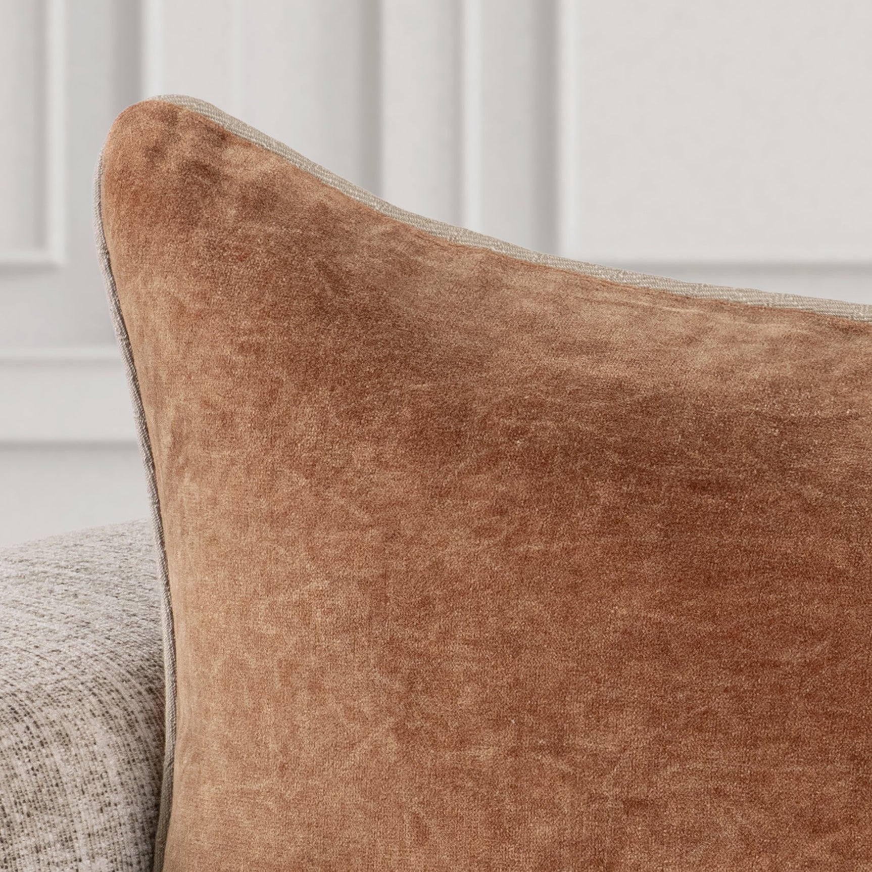 SLD Heirloom Hazel Velvet Multiple Sizes Throw Pillow (Set of 2)