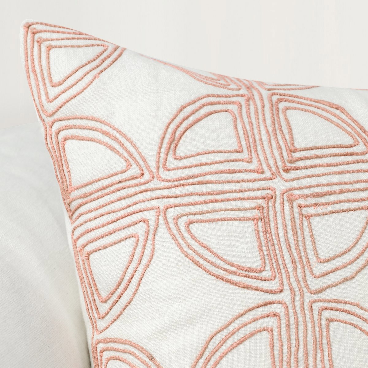 VC Elea Ivory/Blush 22x22 Throw Pillow (Set of 2) - Ornate Home