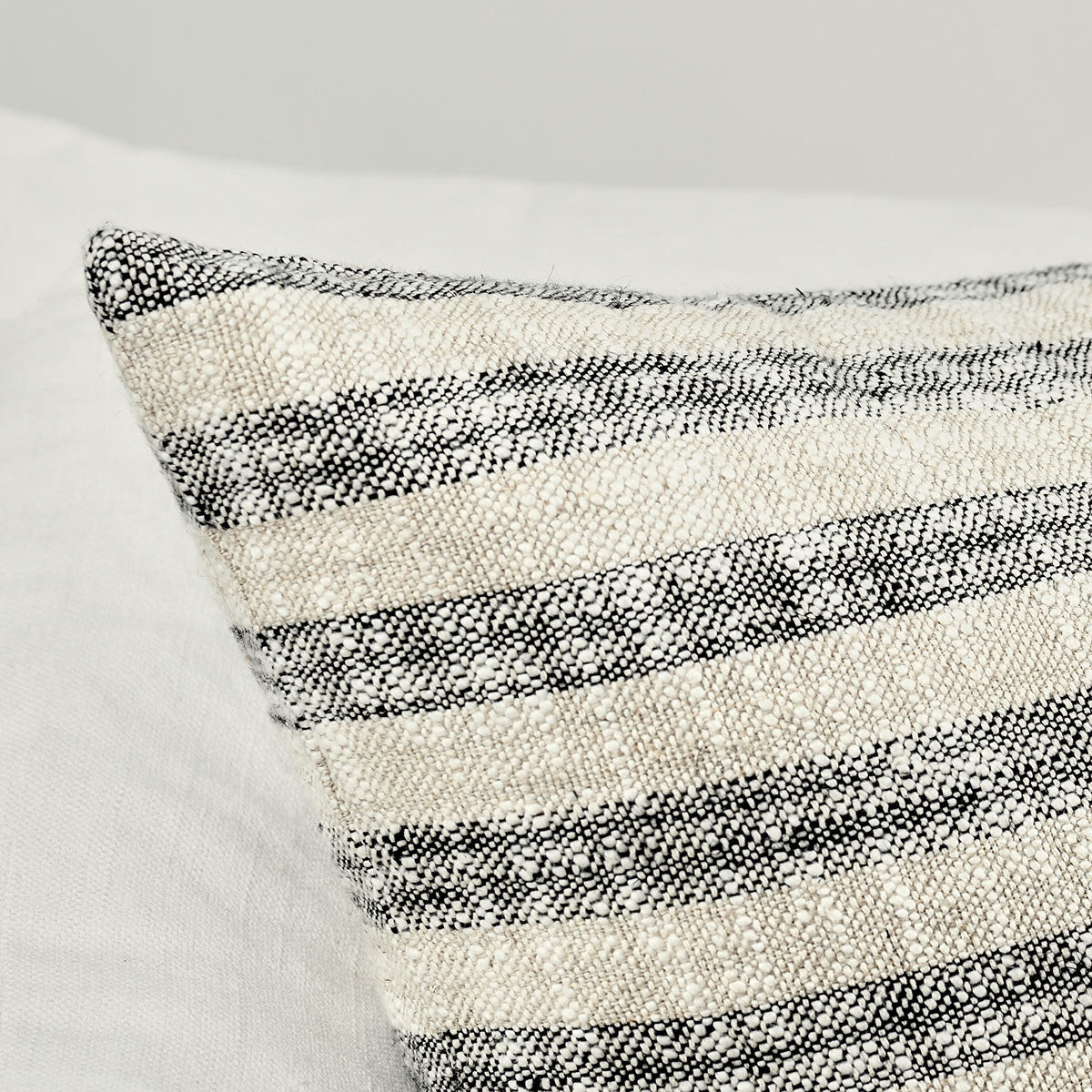 VC Linna Natural/Black Multiple Sizes Throw Pillow (Set of 2) - Ornate Home