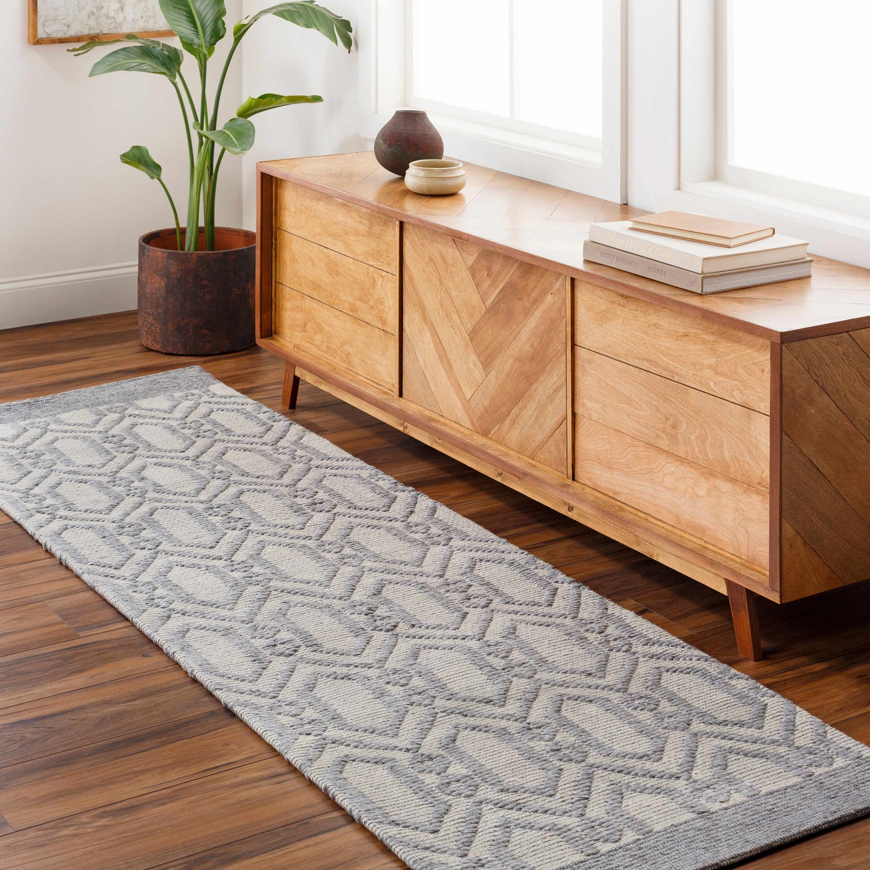 Vahe Area Rug - Clearance - Ornate Home