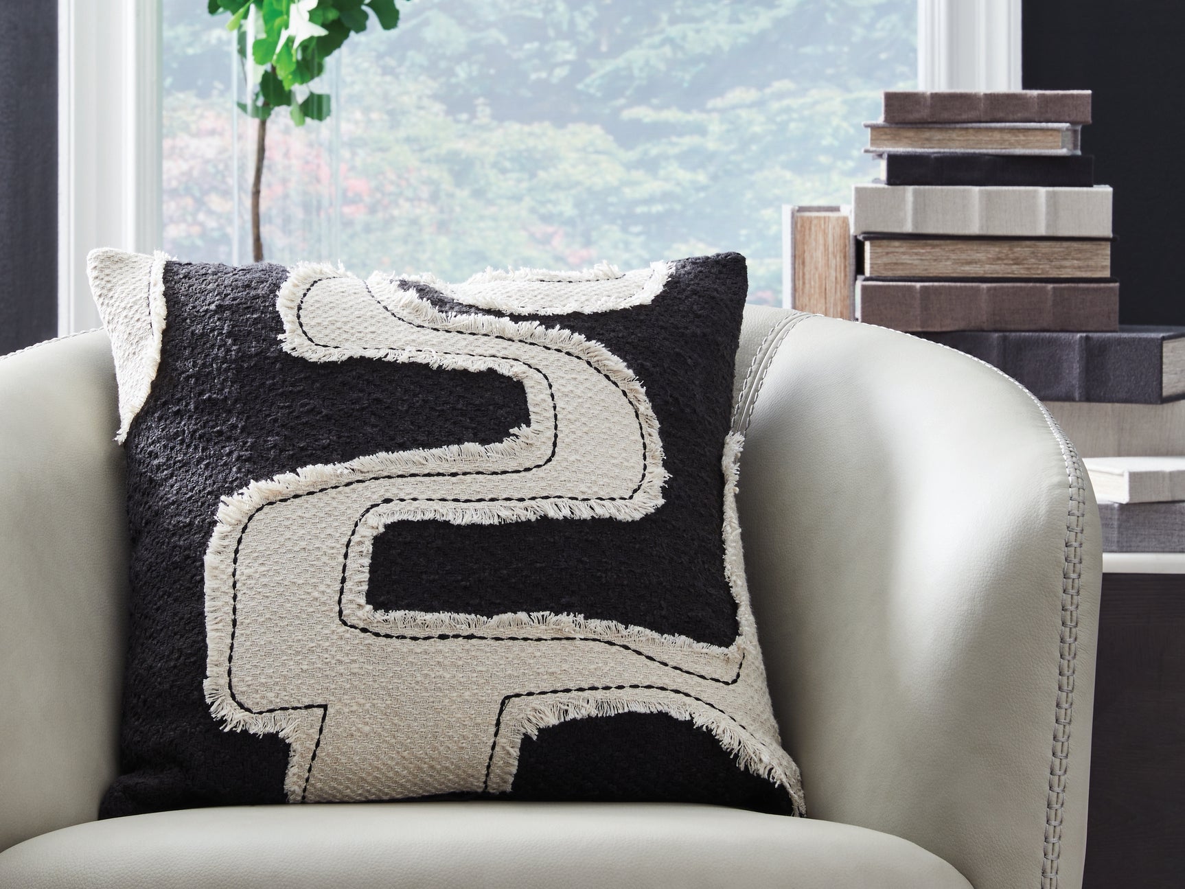 Veerbank Black/Beige Pillow (Set of 4) - Ornate Home