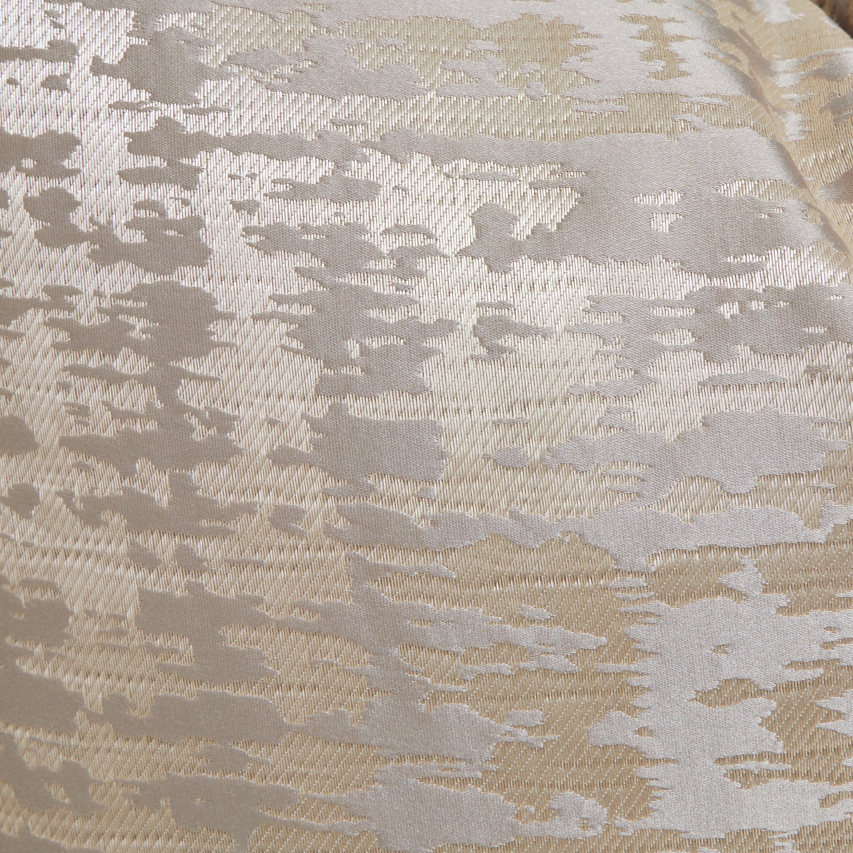 Villa Cherie Caramel/Pearl Loveseat - Ornate Home