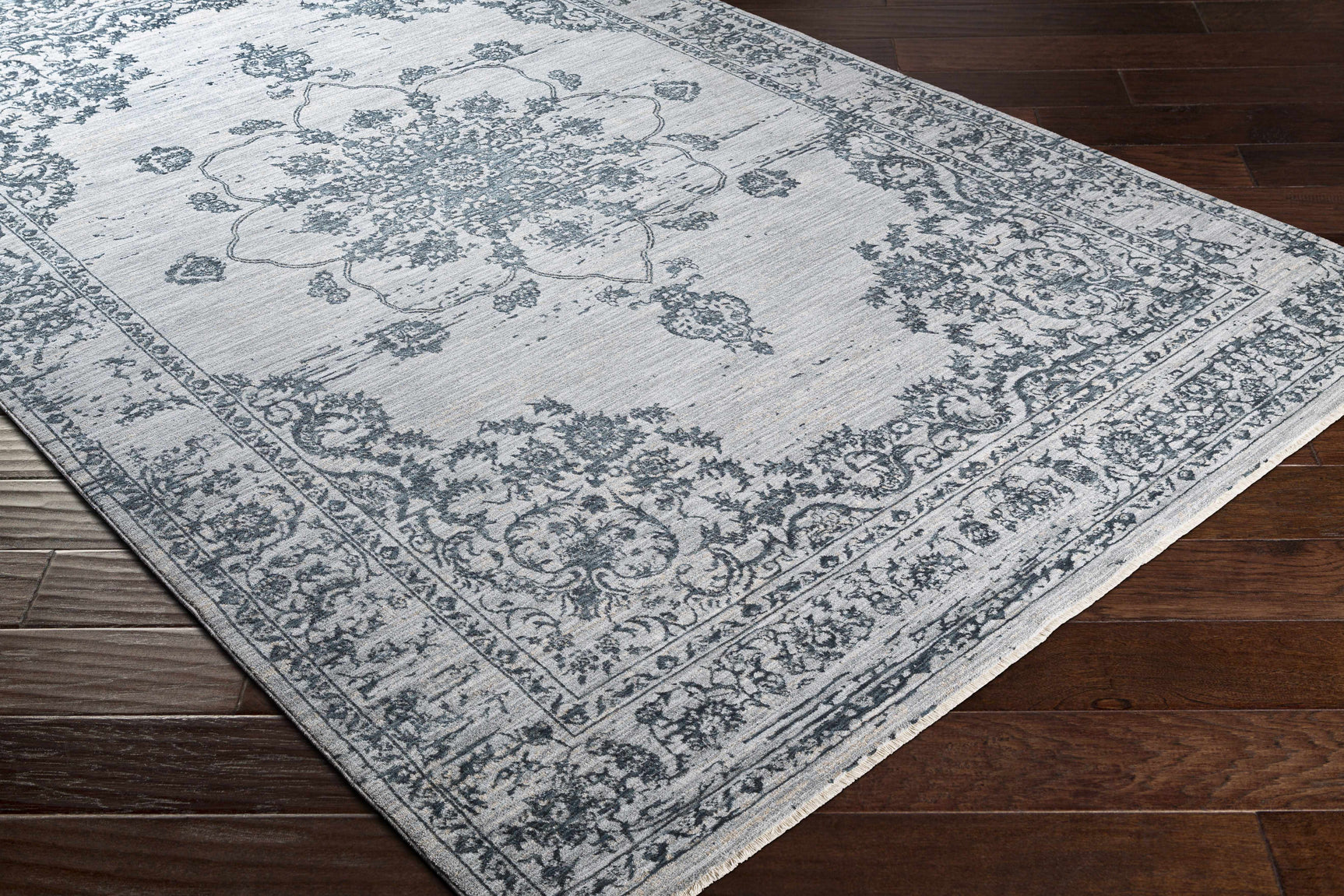 Wandina Traditional Luxe Rug - Ornate Home