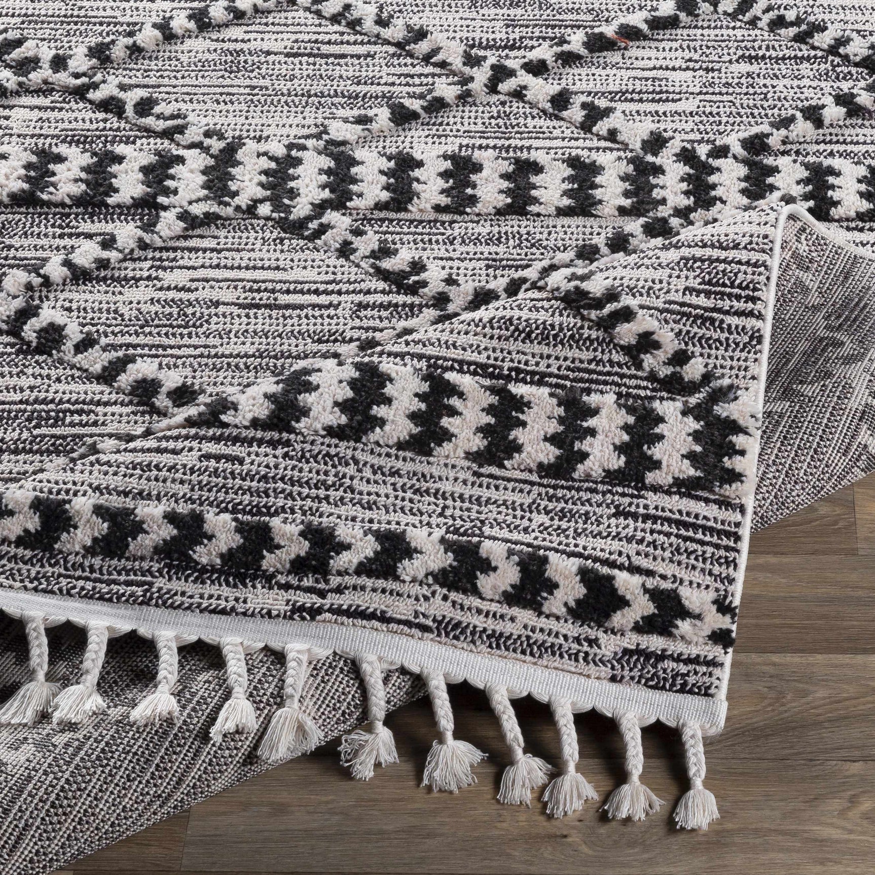 Warrandyte 5x7 Black&White High-Low Rug - Clearance - Ornate Home