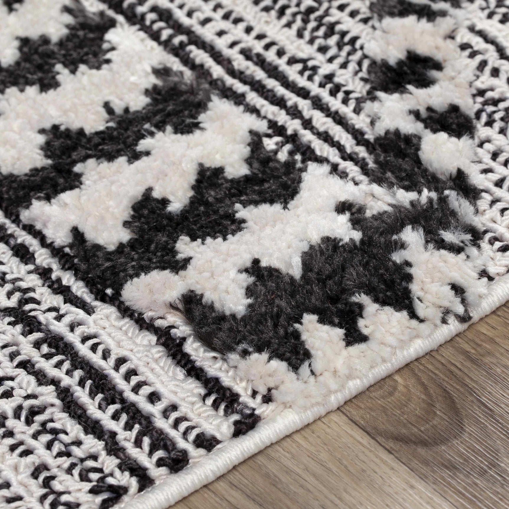 Warrandyte 5x7 Black&White High-Low Rug - Clearance - Ornate Home