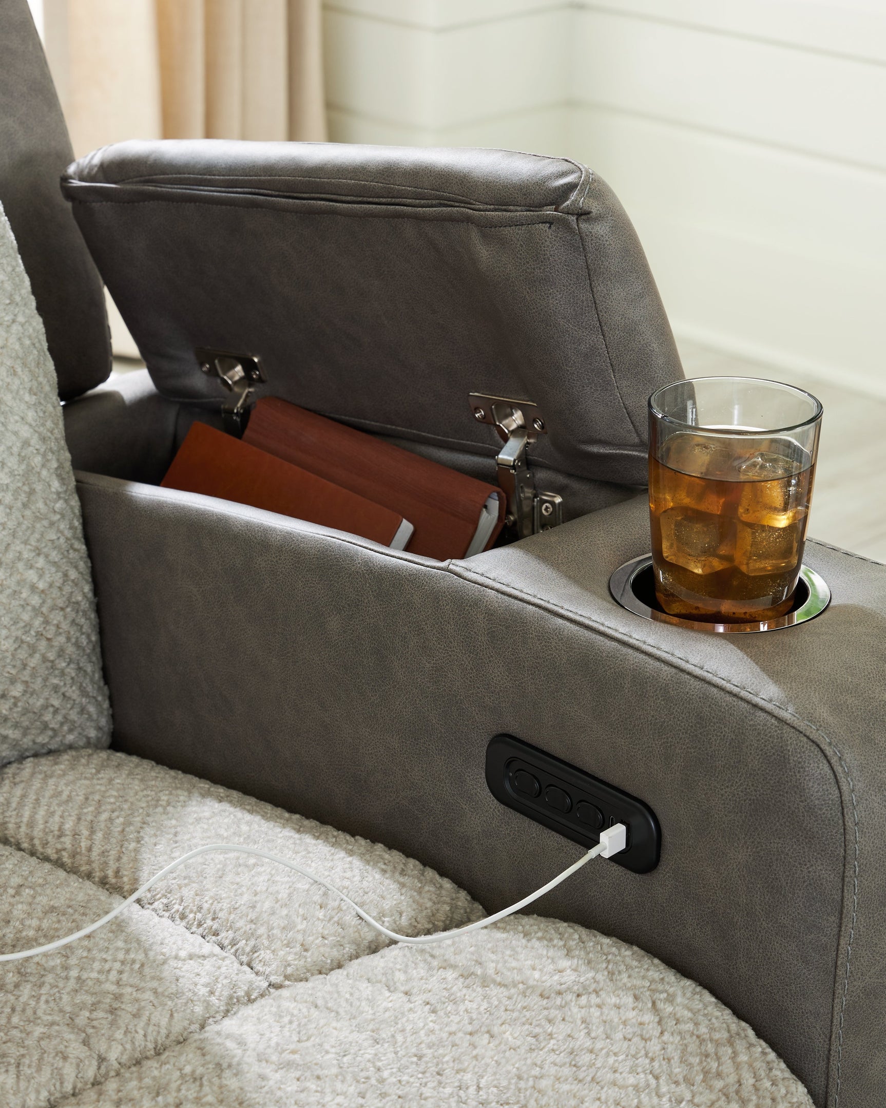 WhipLash Sisal Power Reclining Loveseat w/Console (Online Special Price) - Ornate Home