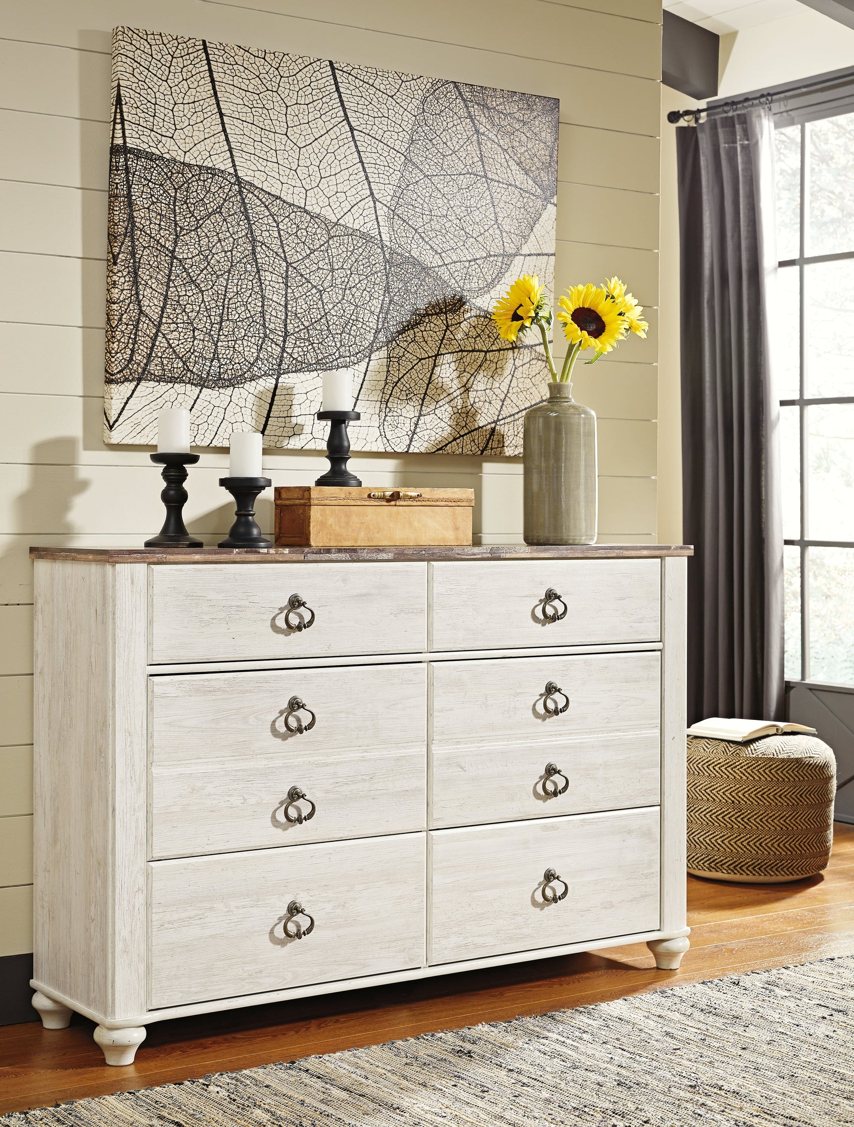 Willowton Dresser & 2 Nightstands (Online Special Price) - Ornate Home