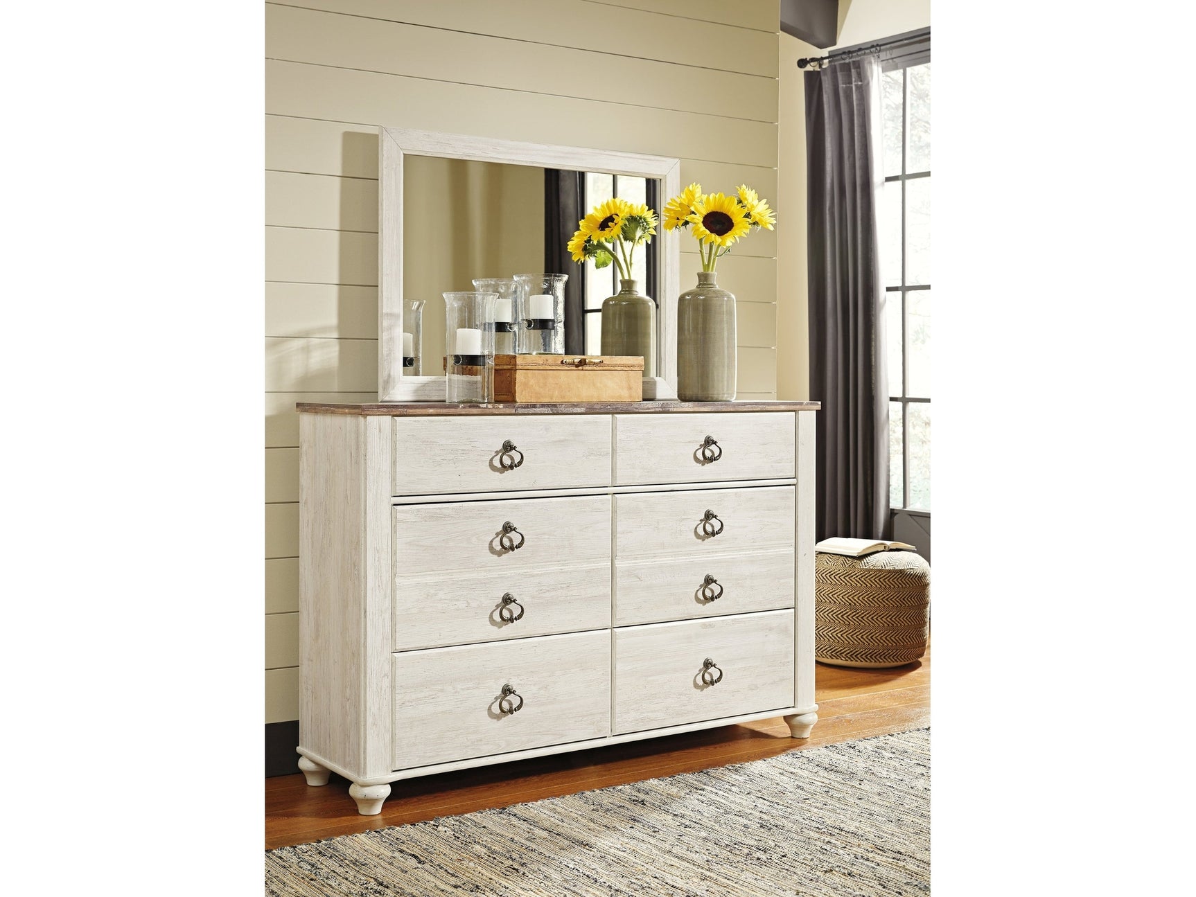 Willowton Queen Sleigh Bedroom Set with Dresser, Mirror, Chest and 2 Nightstands (Online Special Price) - Ornate Home