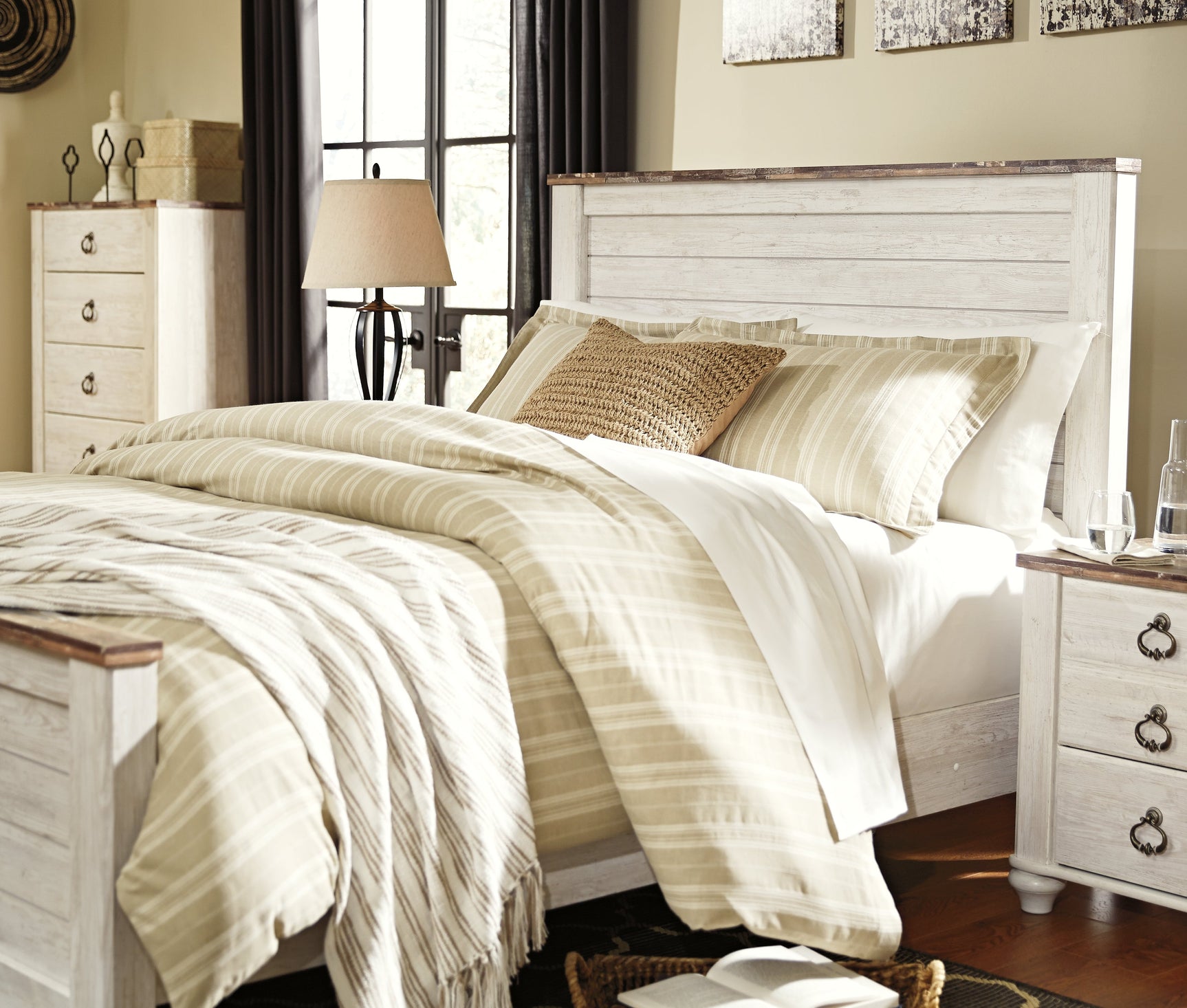 Willowton Whitewash Queen Panel Bed - Ornate Home