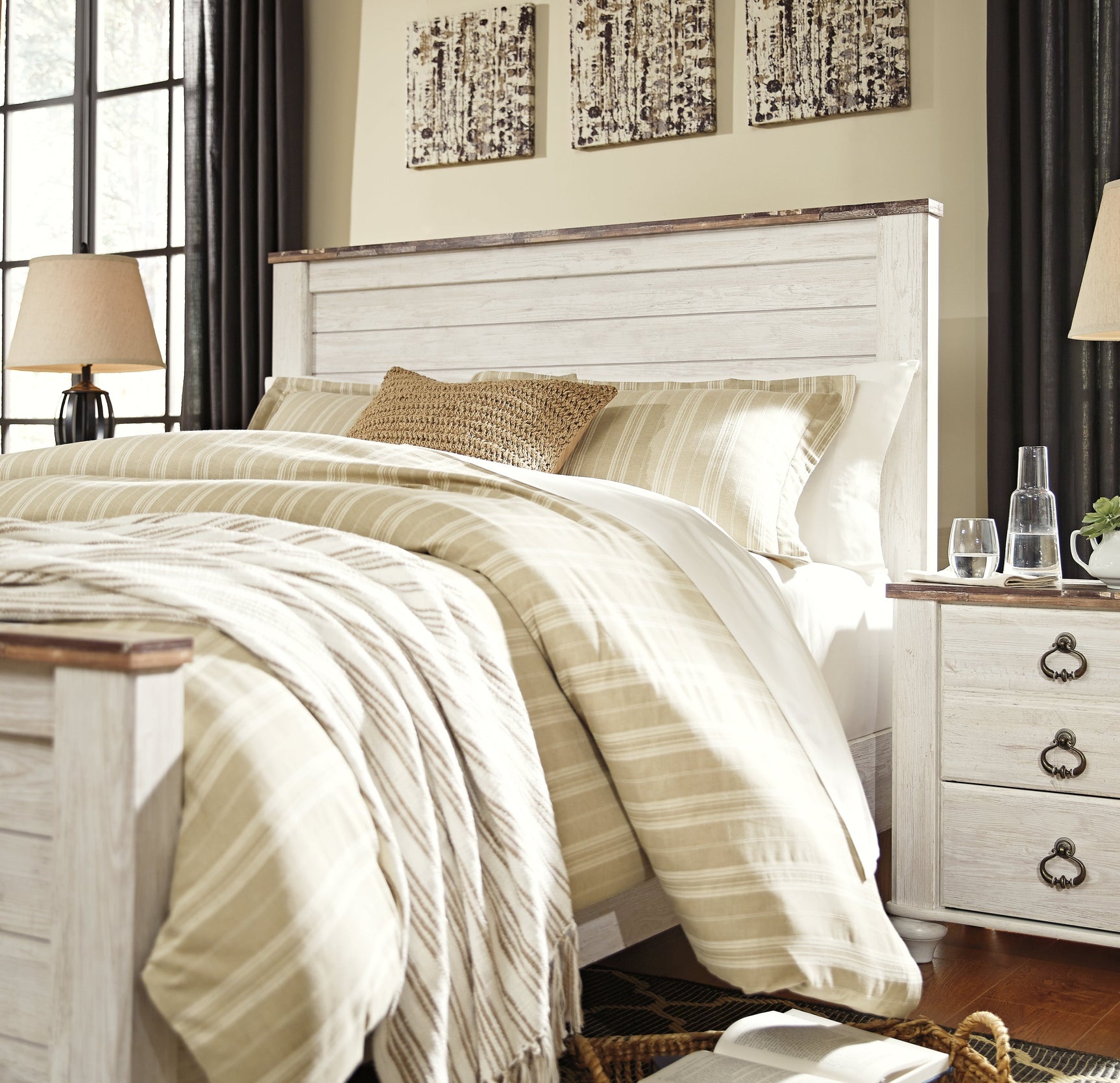 Willowton Whitewash Queen Panel Bed - Ornate Home
