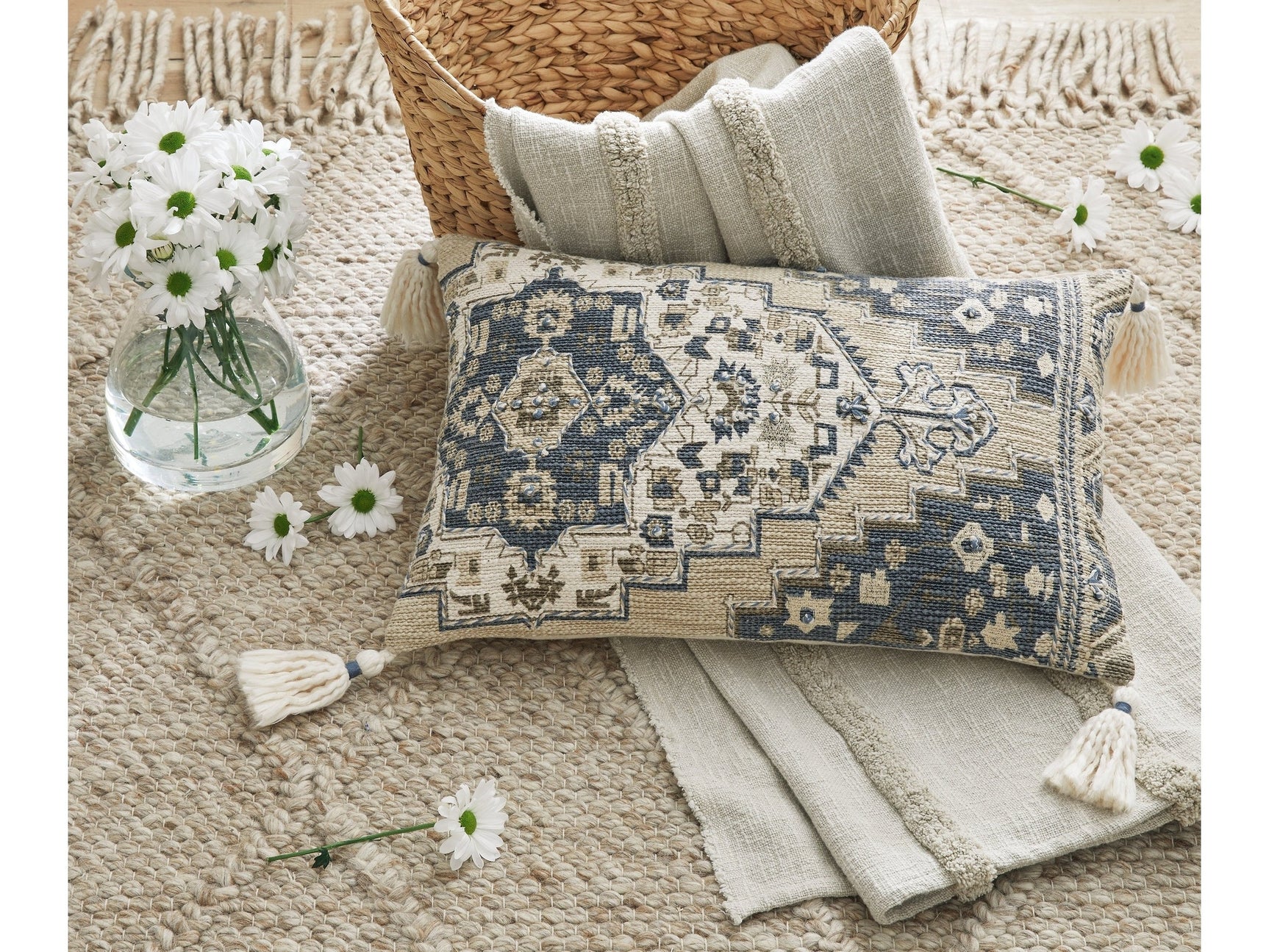 Winbury Blue/Tan/White Pillow (Set of 4) - Ornate Home