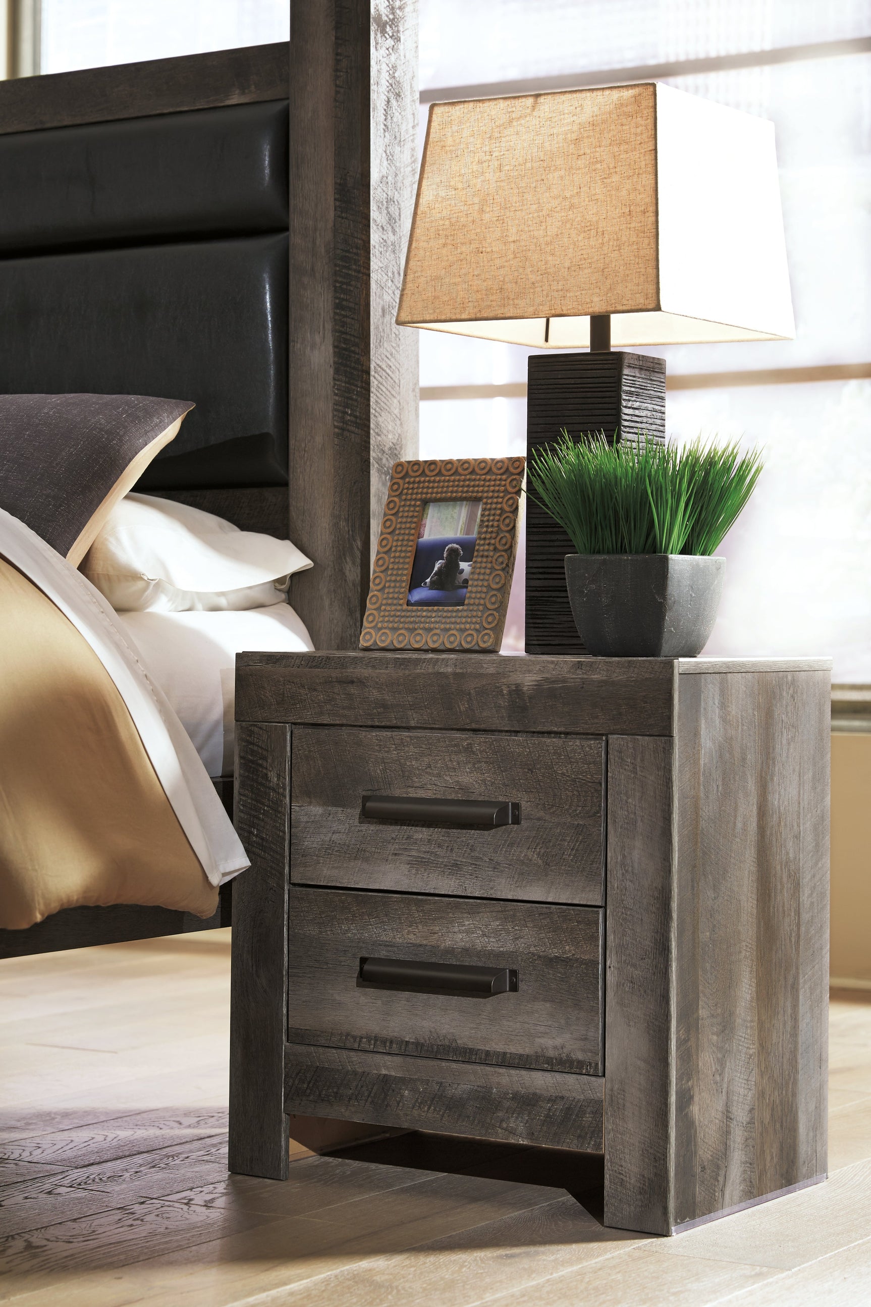 Wynnlow Gray King Panel Bedroom Set with 2 Nightstands (Online Special Price) - Ornate Home