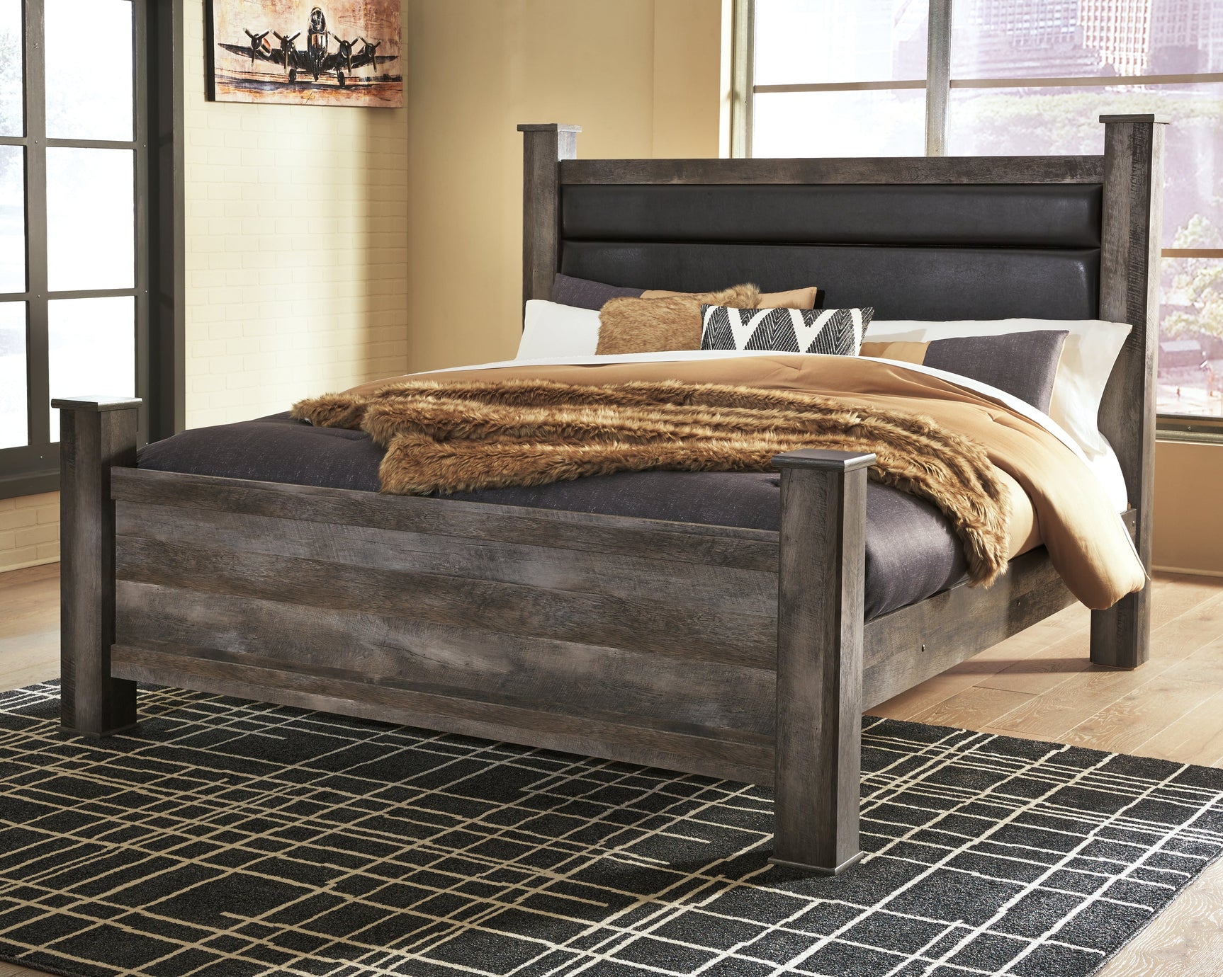 Wynnlow Gray King Poster Bedroom Set with Dresser, Mirror and 2 Nightstands (Online Special Price) - Ornate Home