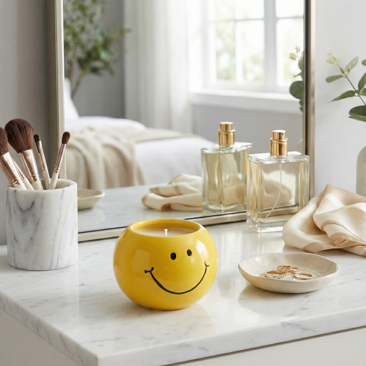 Dixonstone Yellow Coconut Goji Smiley Face Candle