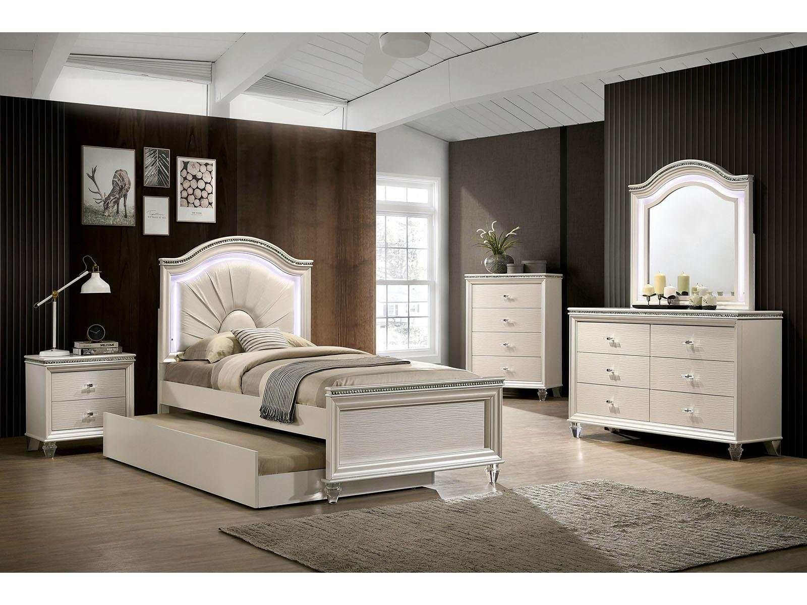 Allie Pearl White 4 Pc. Full Bedroom Set w/ Trundle - Ornate Home