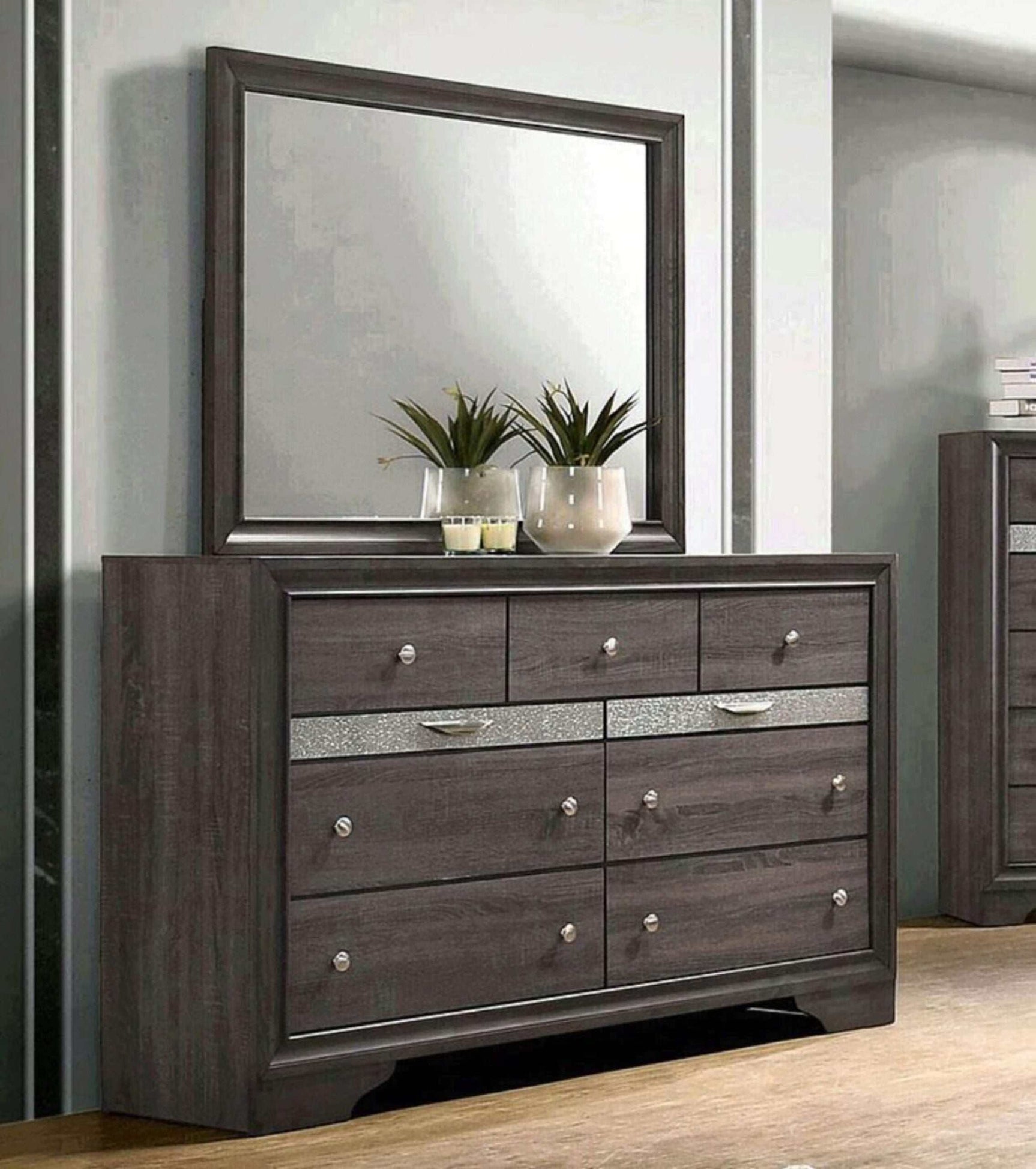 Chrissy Gray 5pc Queen Bedroom Set (2 Nightstands) - Ornate Home