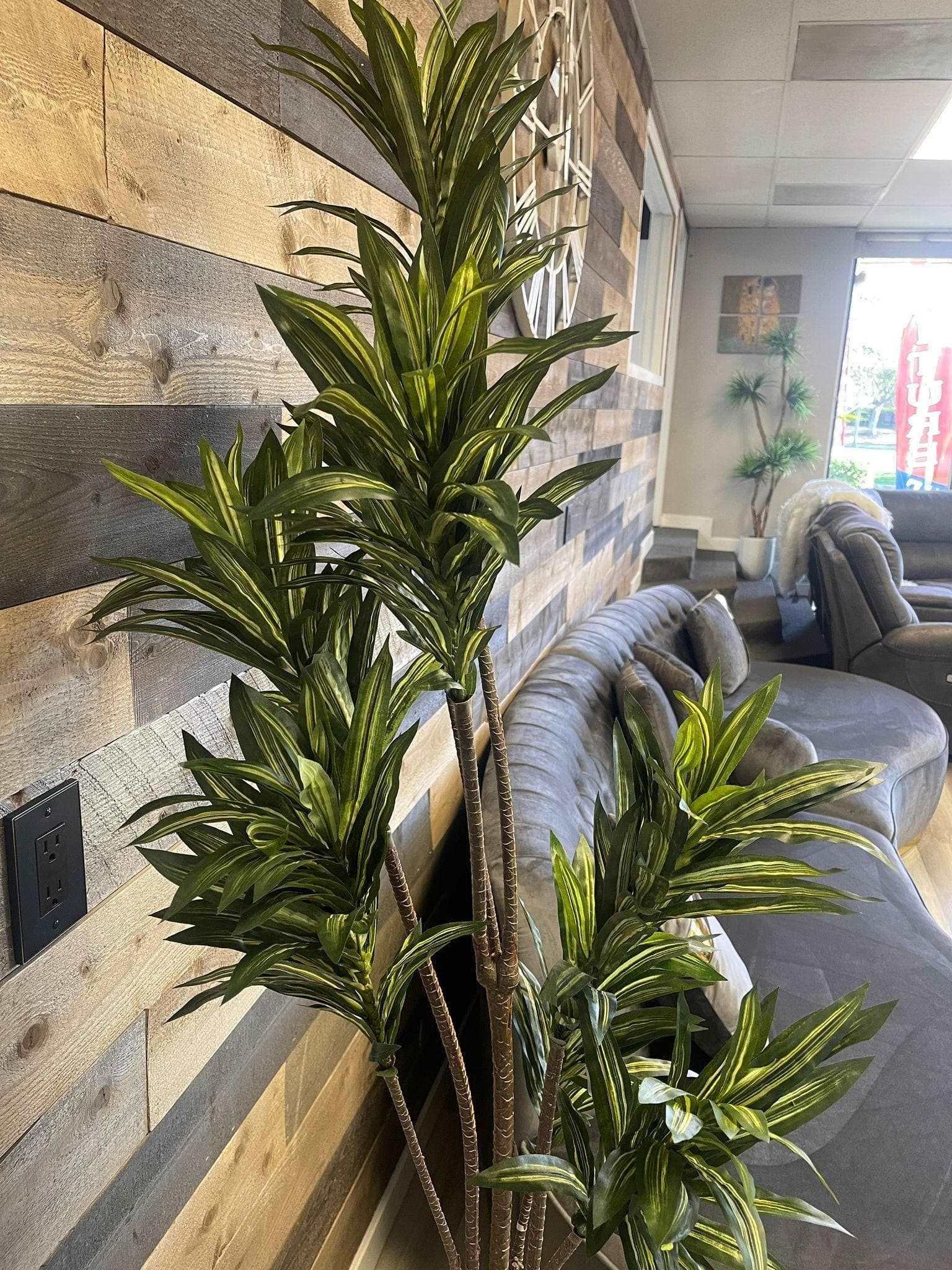Deluxe Yucca in Metal / 6’ - Ornate Home