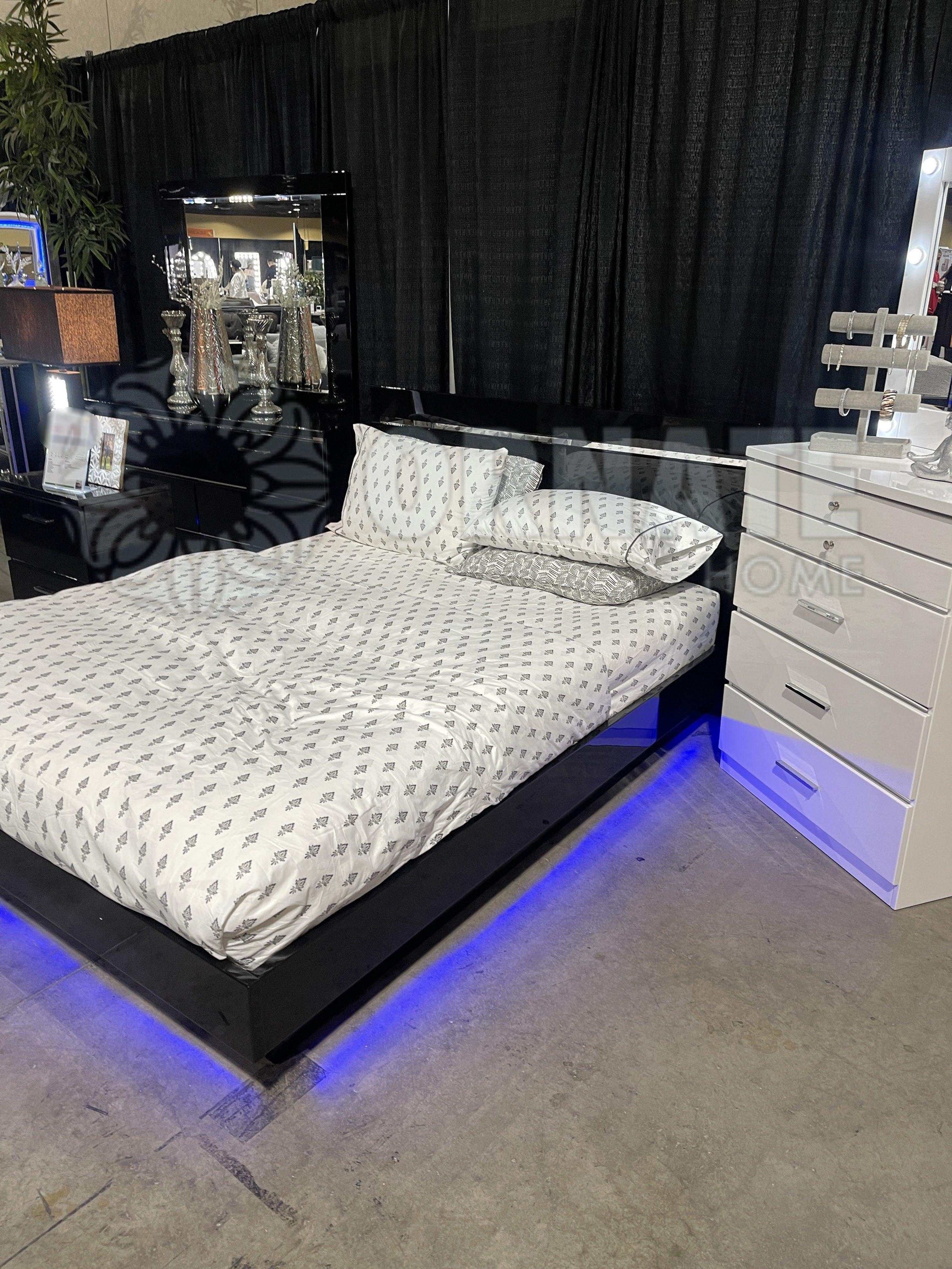 Erlach Black & Chrome Cal. King Panel Bed - Ornate Home