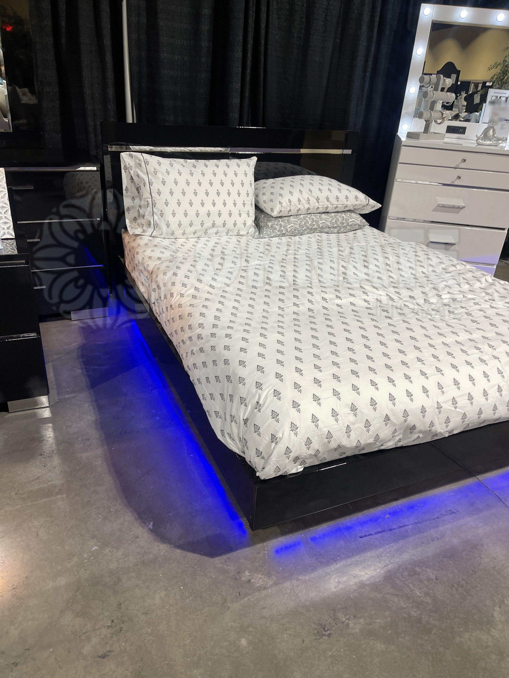 Erlach Black & Chrome Cal. King Panel Bed - Ornate Home