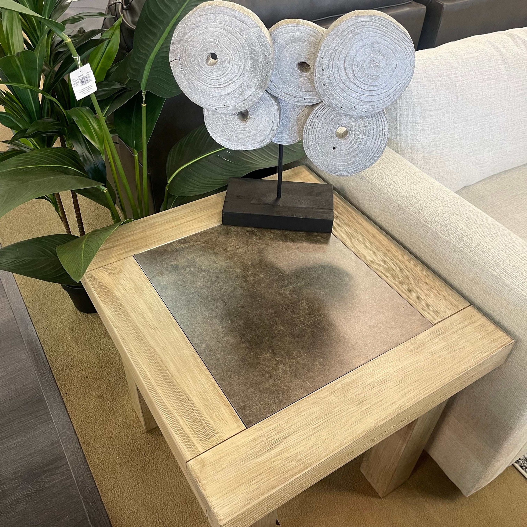 Hennington End Table - Ornate Home