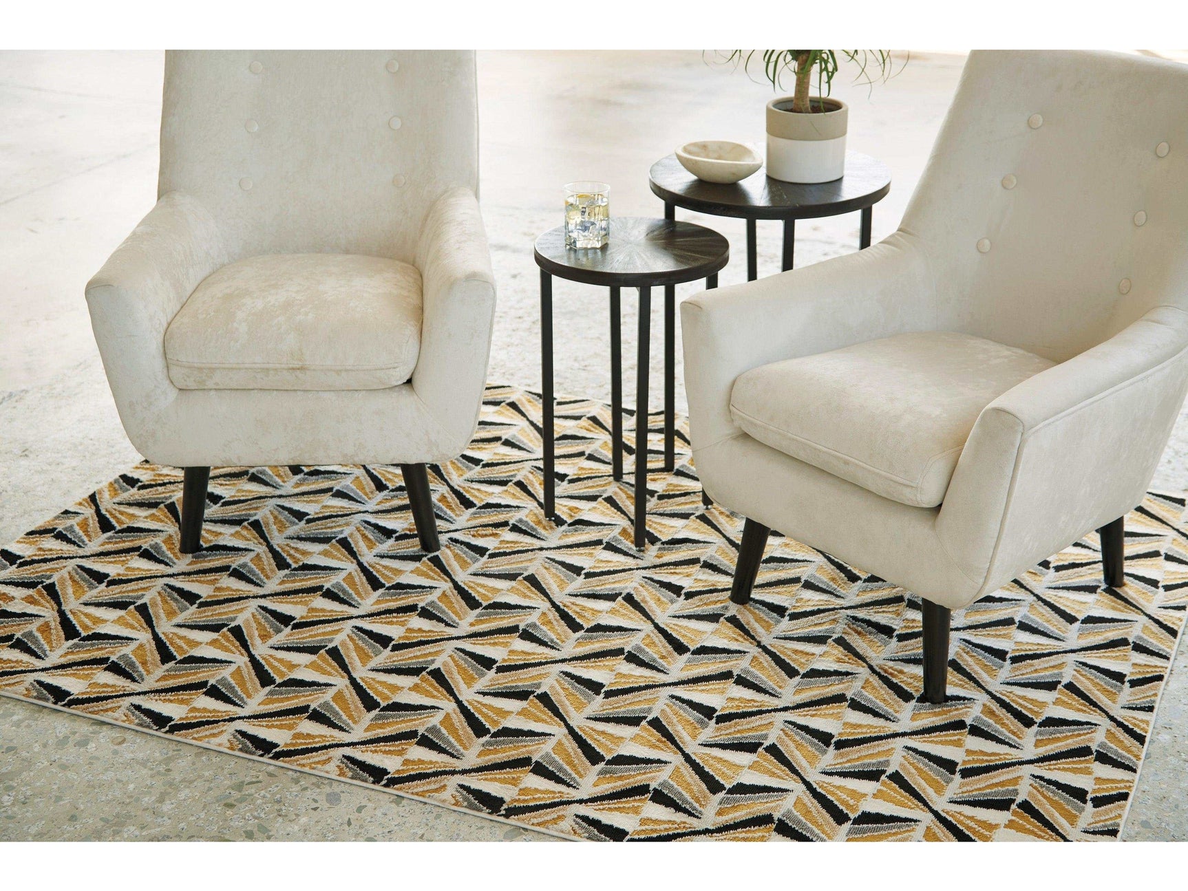 Jaela 5' x 7' Rug - Ornate Home