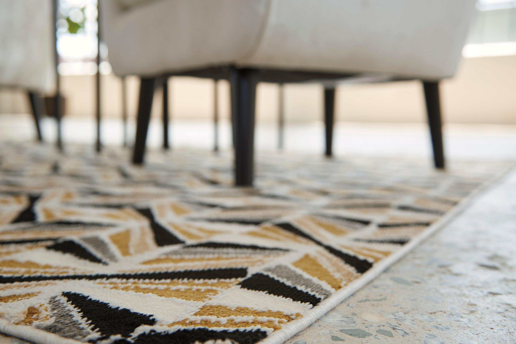 Jaela 5' x 7' Rug - Ornate Home