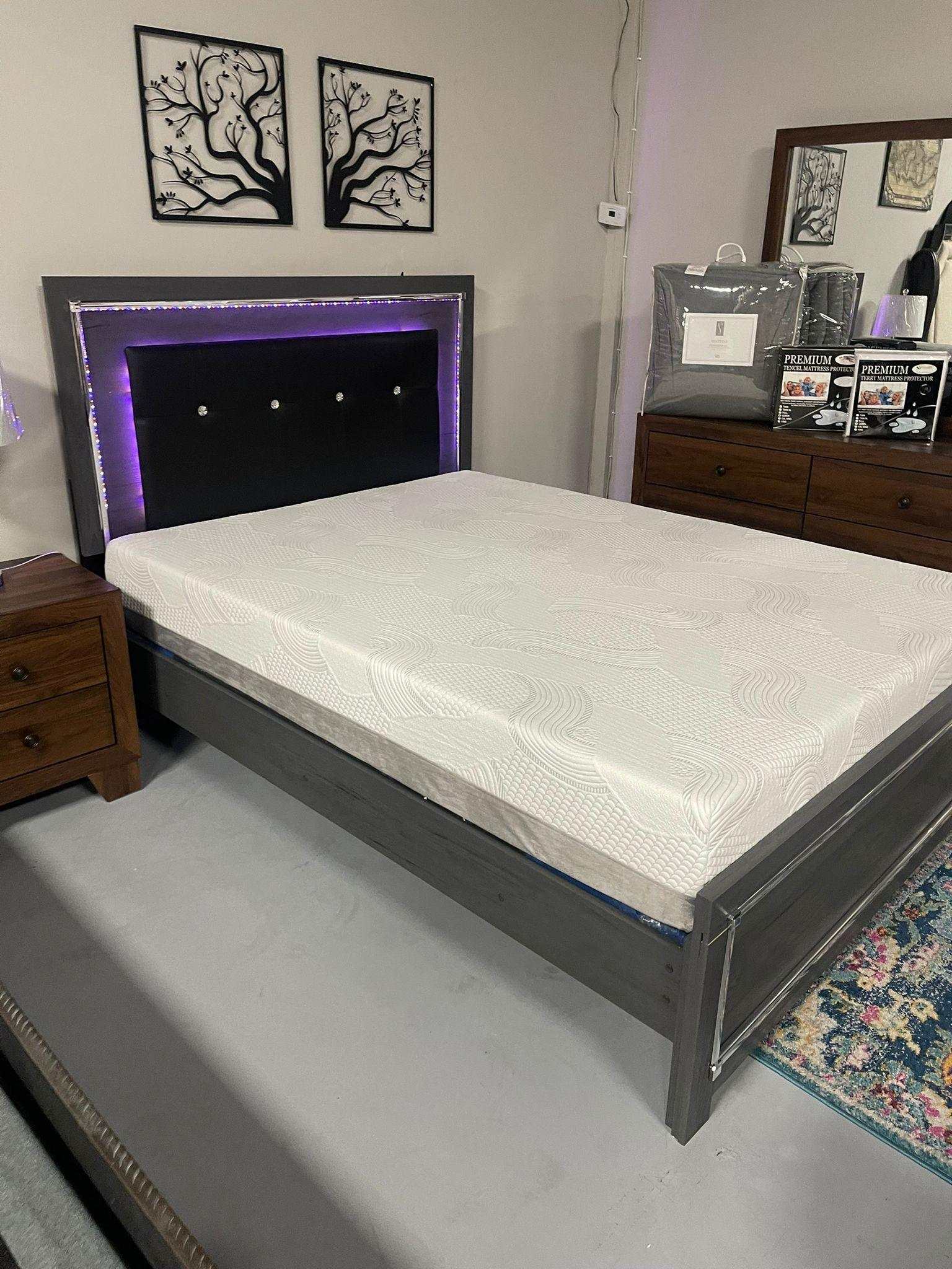 Lodanna Gray Queen Panel Bed w/ LED - Ornate Home