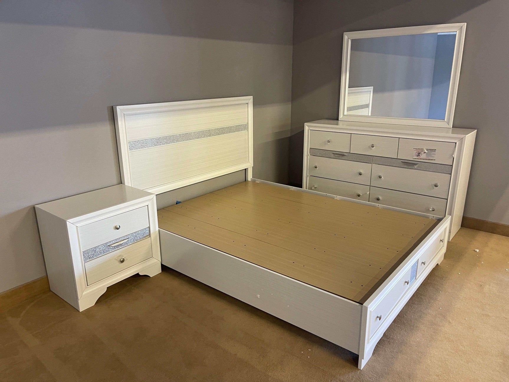 Naima White 4pc Queen Bedroom Set - Ornate Home