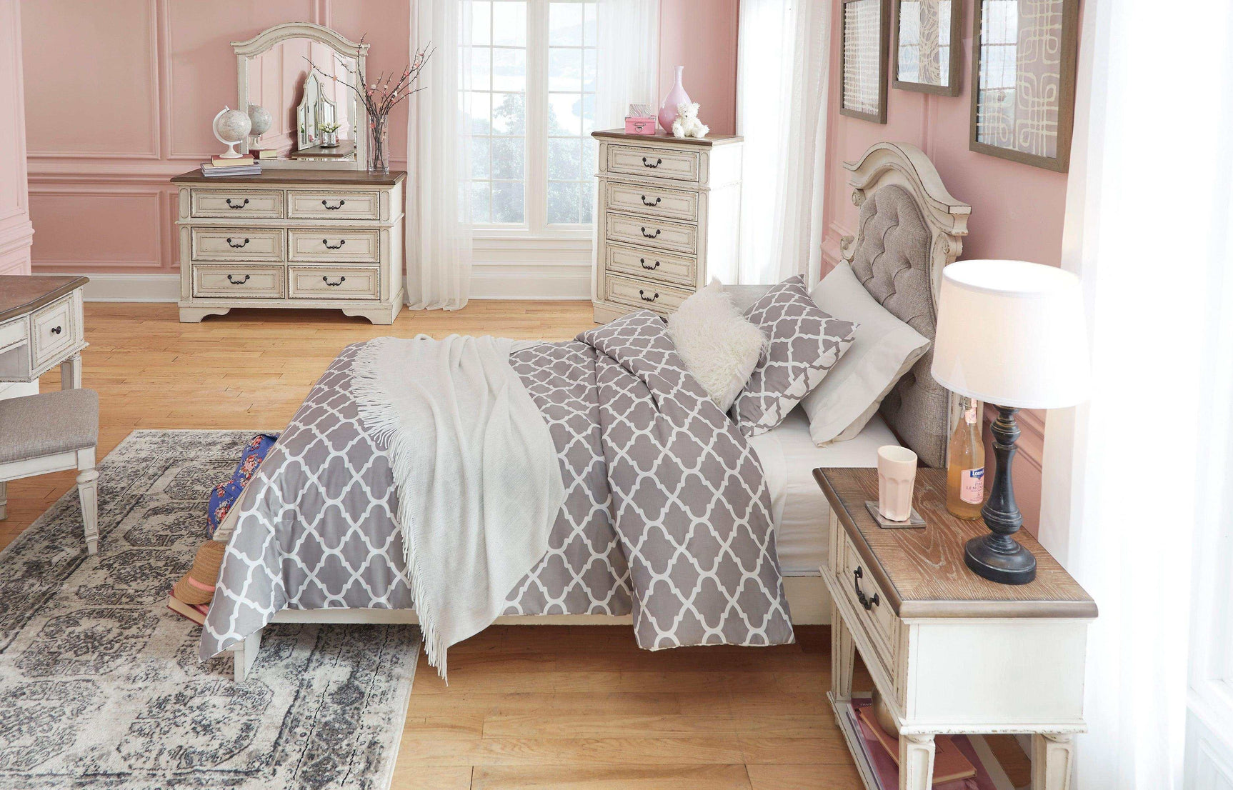 Realyn Twin Panel Bed - Ornate Home