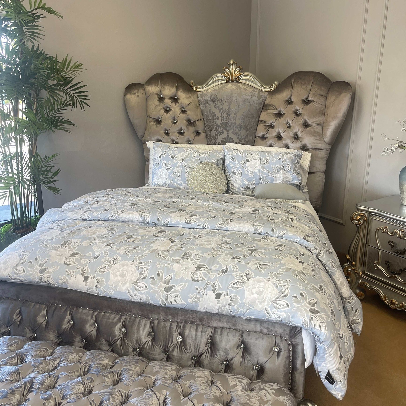 Versailles Antique Platinum Velvet Queen Bed - Ornate Home