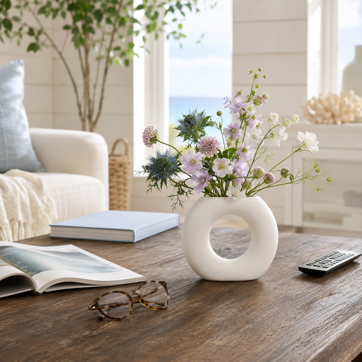 Calville White Ceramic Donut Vase