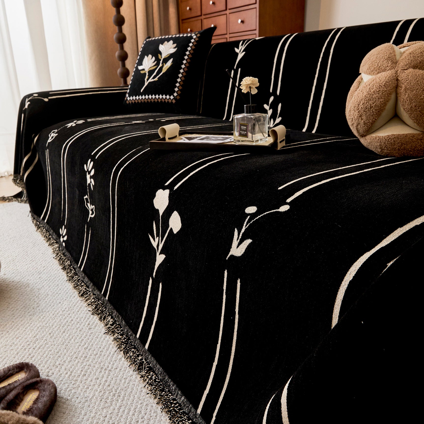 Chenille Jacquard Sofa Throw Cover with Tassel Soft Thick Couch Protector Blanket