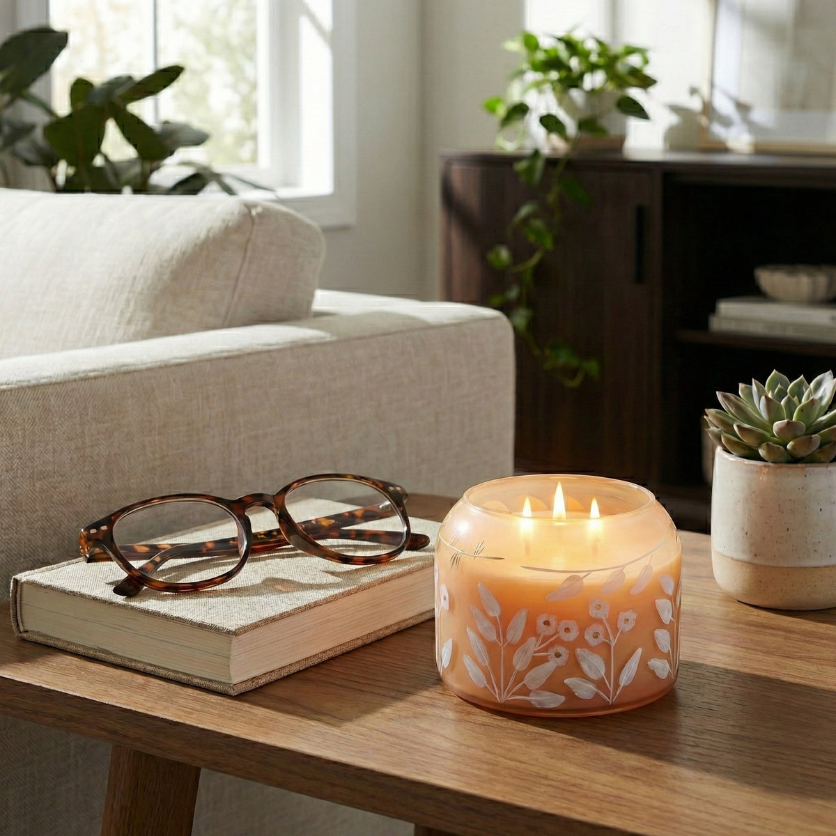 Flynnshaw Pink/Ivory Jasmine Candle