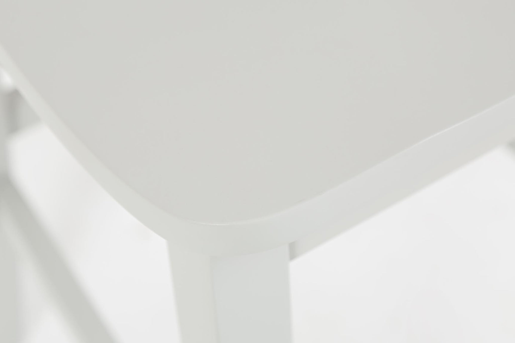 Simplicity Dove Counter Table w/ 4 X-Back Stools