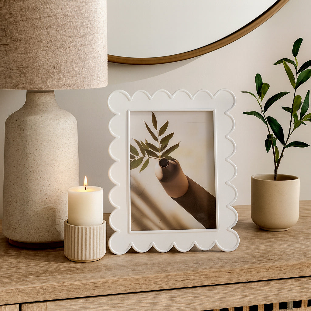 Duarte White 5x7 Scallop Edge Photo Frame