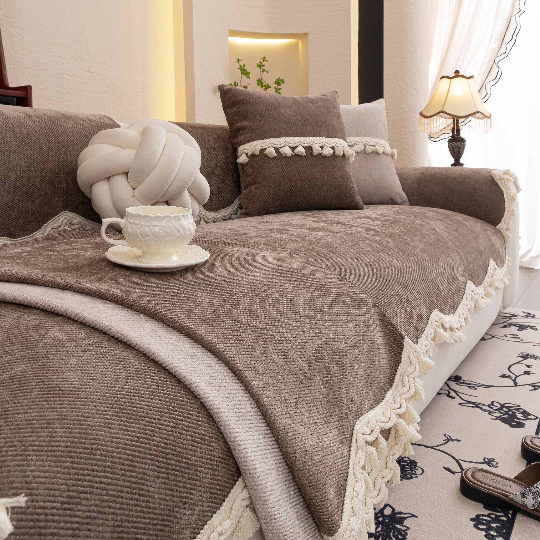 Chenille Sofa Cover Towel – Non-Slip, Washable Pets Couch Protector with Tassels
