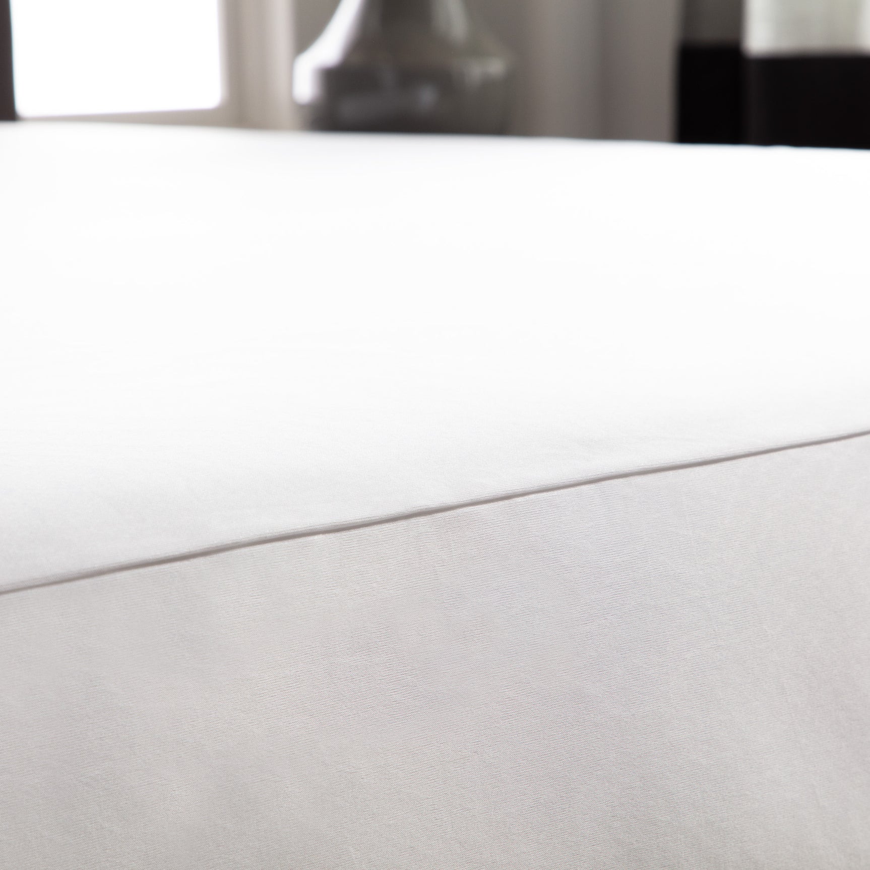 Hotel-Grade 5-Sided White Twin XL Mattress Protector