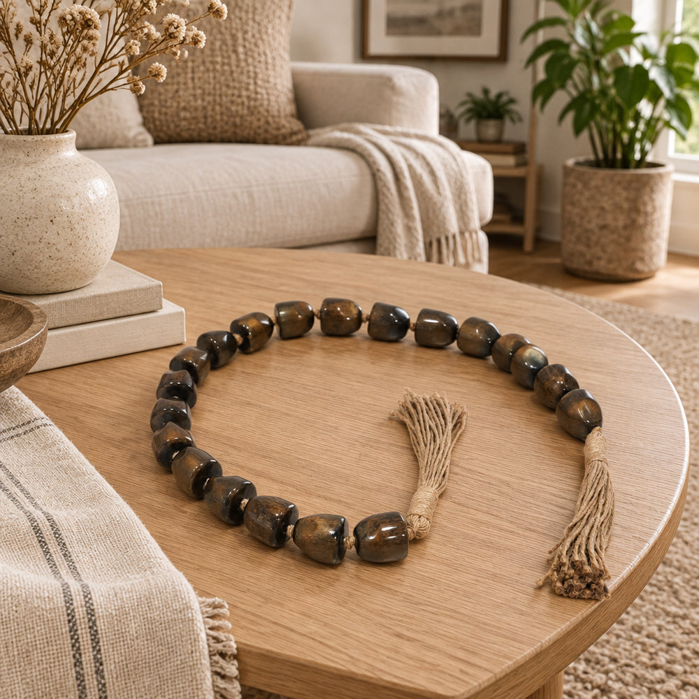 Pinto Wye Dark Brown Resin Garland
