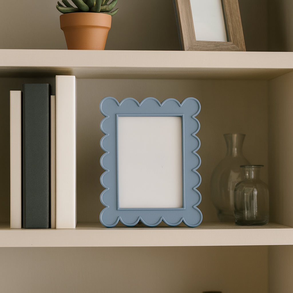 Farley Blue 4x6 Scallop Edge Photo Frame